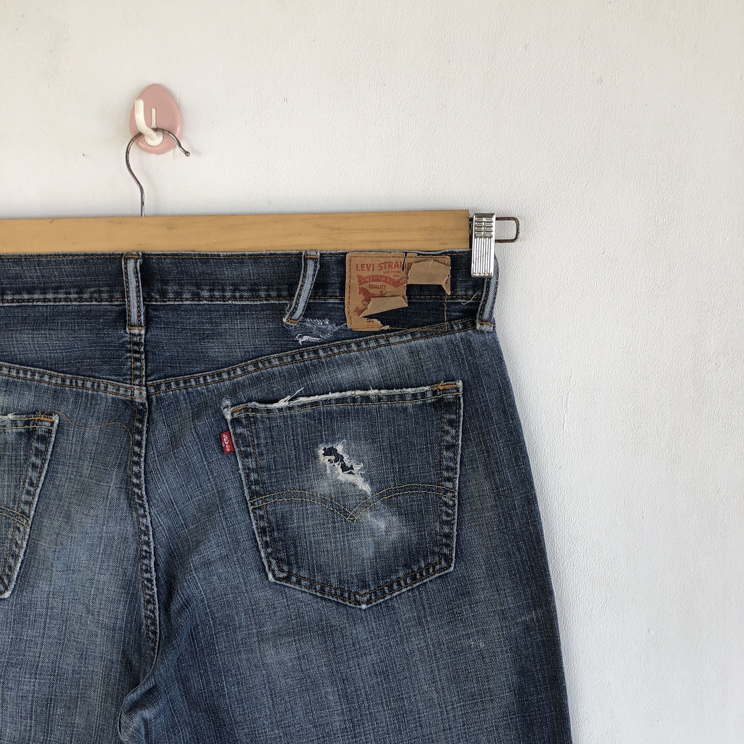 Levi's Vintage Levis Baggy Distressed Jeans Levi's 559 Faded Denim Size US 40 / EU 56 - 8 Thumbnail