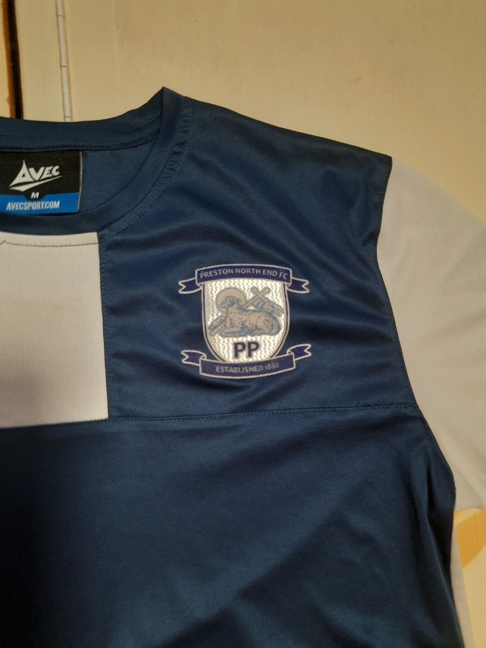 Other Avec Preston North End FC Training Jersey 2018-2019 Size US M / EU 48-50 / 2 - 6 Thumbnail