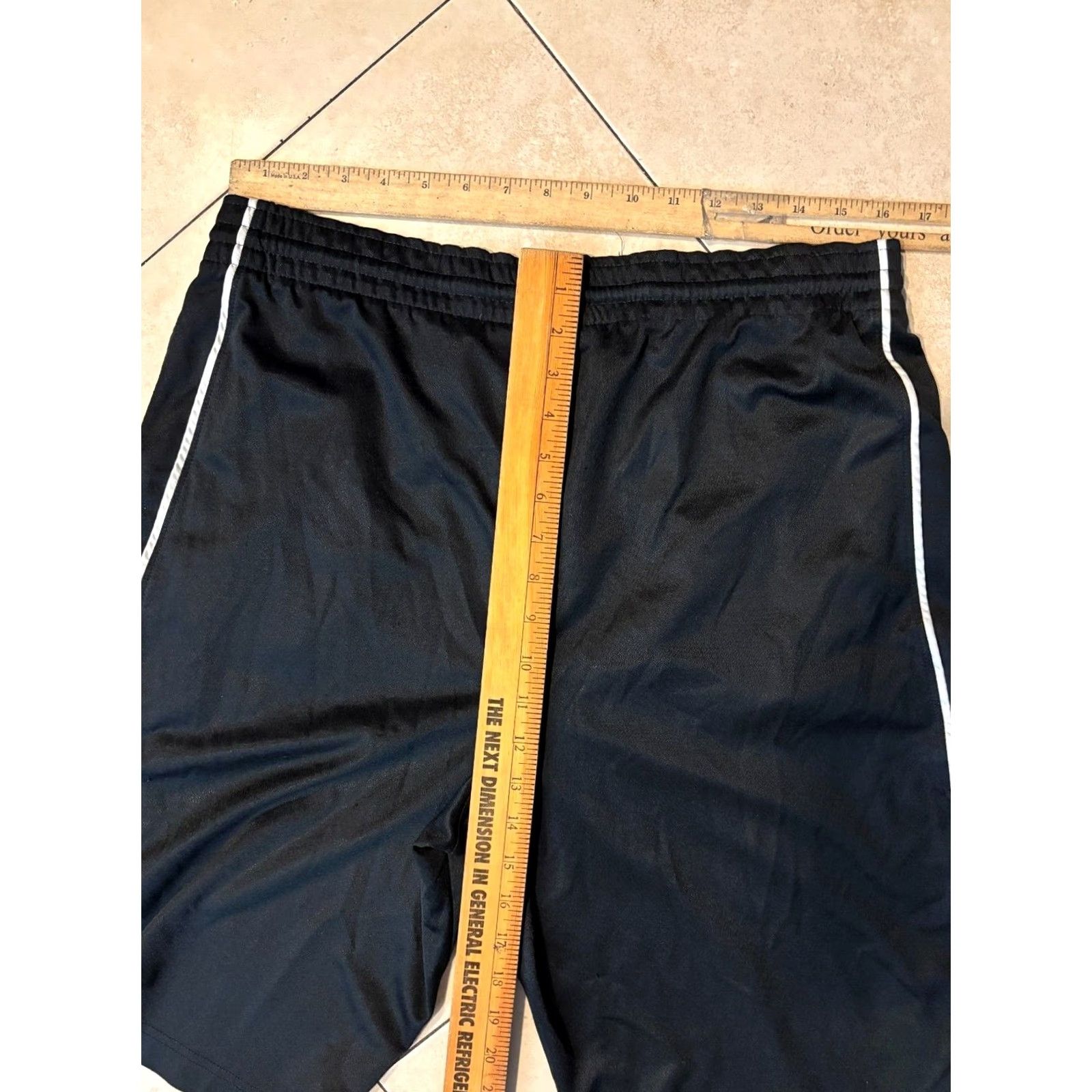 Nike VINTAGE Nike Basketball Shorts M Black 11 in Inseam athletic drawstring elastic waist Satin Polyester 8/10 Mens Size US 31 - 5 Thumbnail