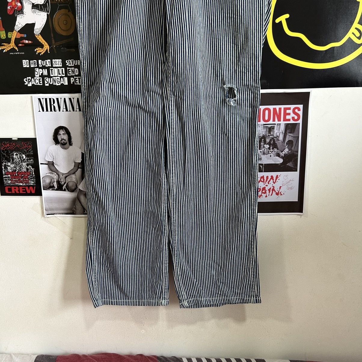 Vintage Vintage Oshkosh Hickory Stripe Distressed Workwear Jumpsuit Size US 34 / EU 50 - 4 Thumbnail