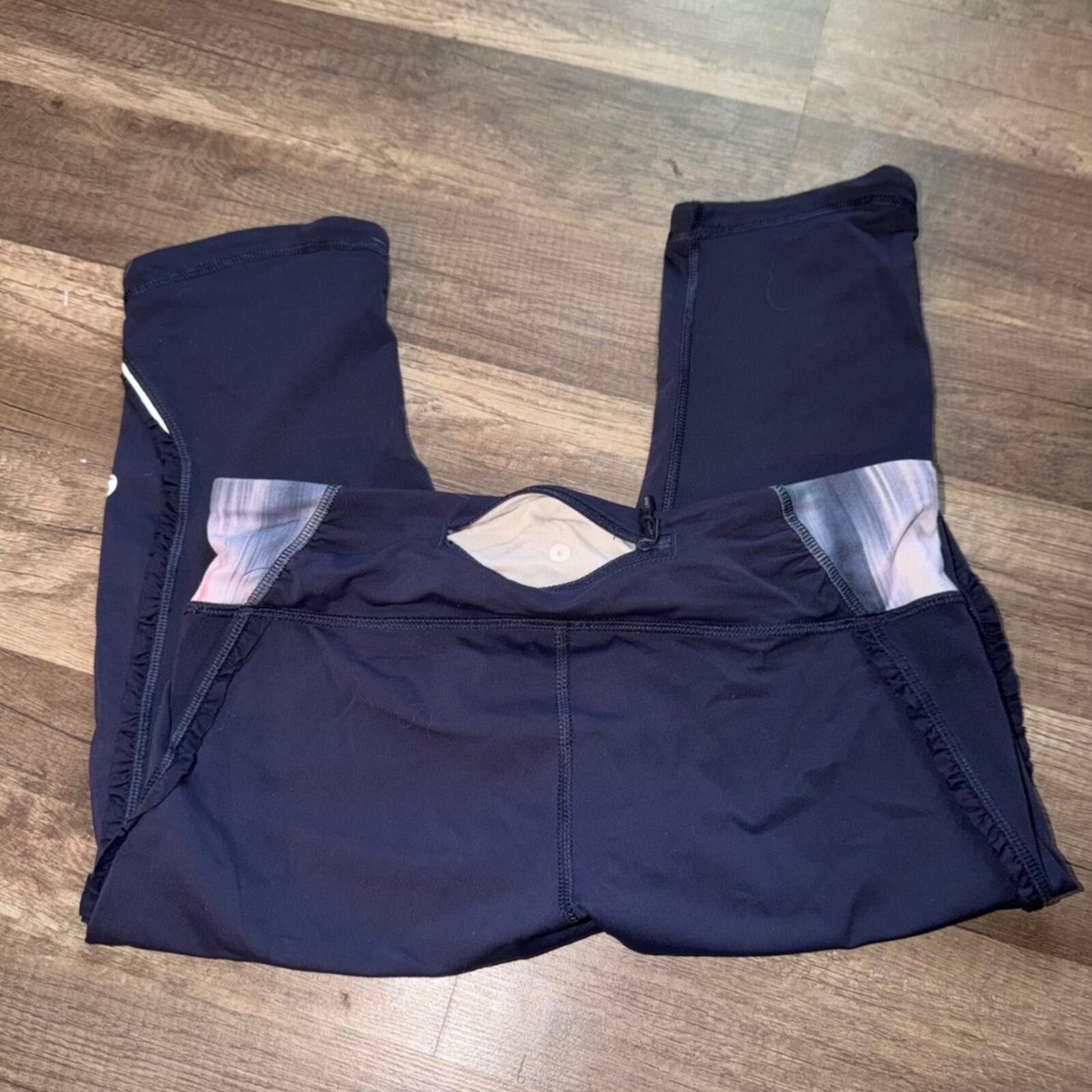 Lululemon Lululemon Run Crop Waistband Ruffle Leggings Size 28" / US 6 / IT 42 - 3 Thumbnail
