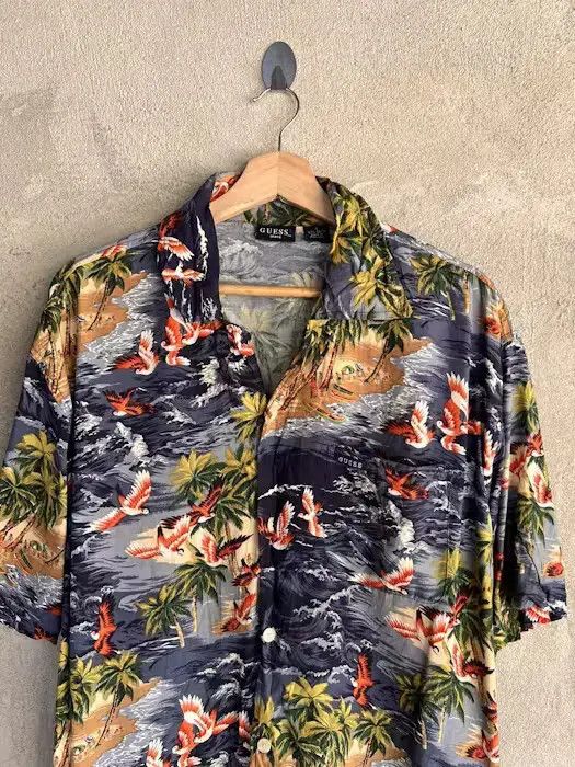 Guess Vintage Guess Hawaiian Alloverpirnt Shirt Size US S / EU 44-46 / 1 - 4 Thumbnail