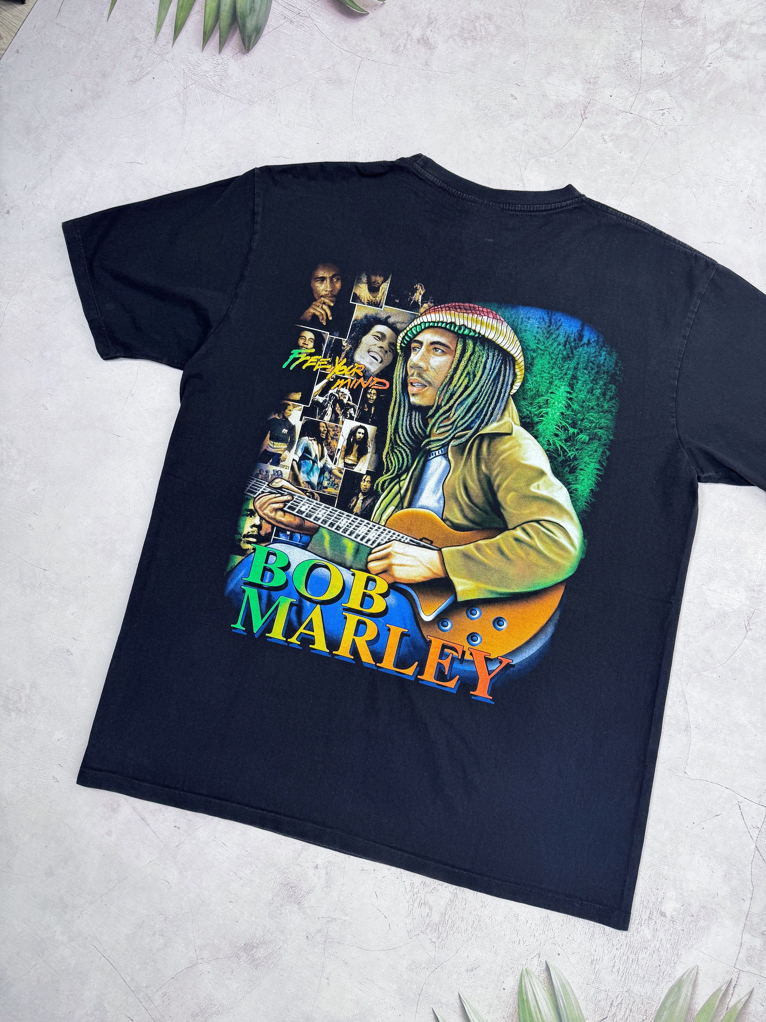 Vintage Bob Marley T-Shirt Free Your Mind Size US L / EU 52-54 / 3 - 8 Thumbnail