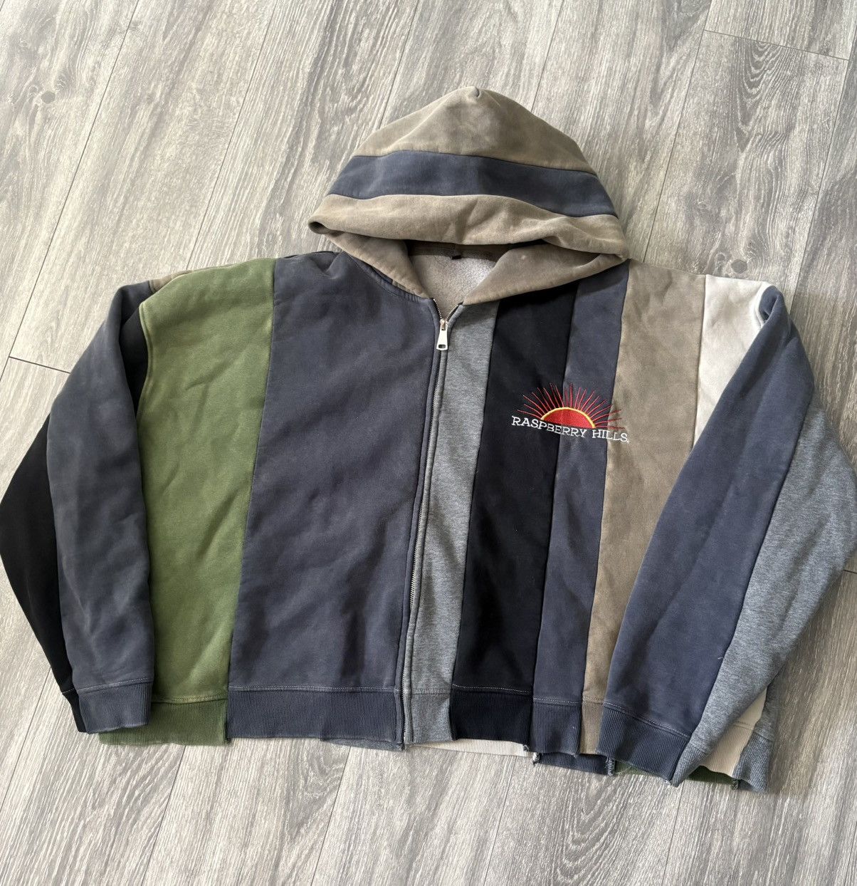Gv gallery bonsai hoodie