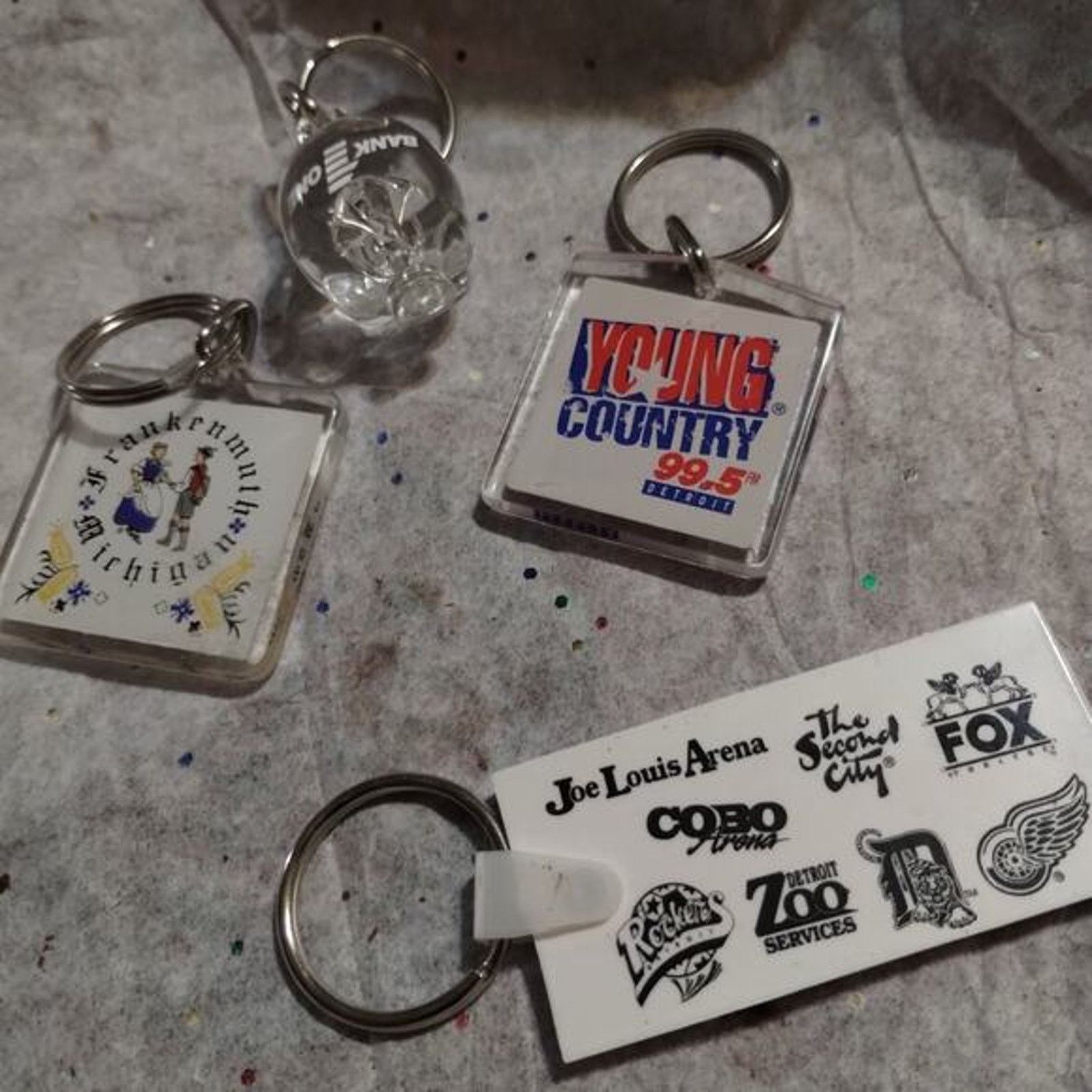 Vintage Beautiful vintage keychain lot bundle Size ONE SIZE - 2 Thumbnail