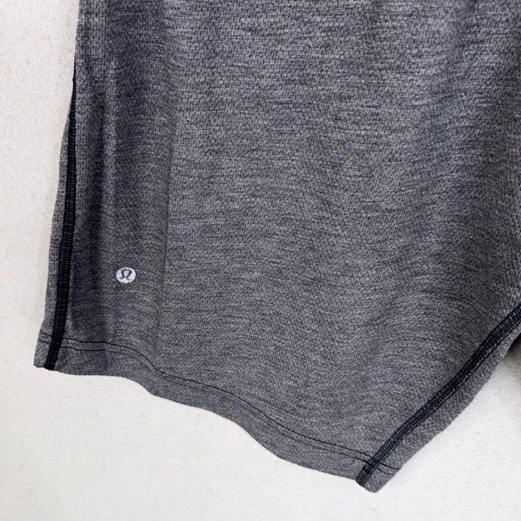 Lululemon Lululemon Shorts Mens Medium Gray Athletic Knit Drawstring Pockets Running Gym Size US 31 - 7 Thumbnail
