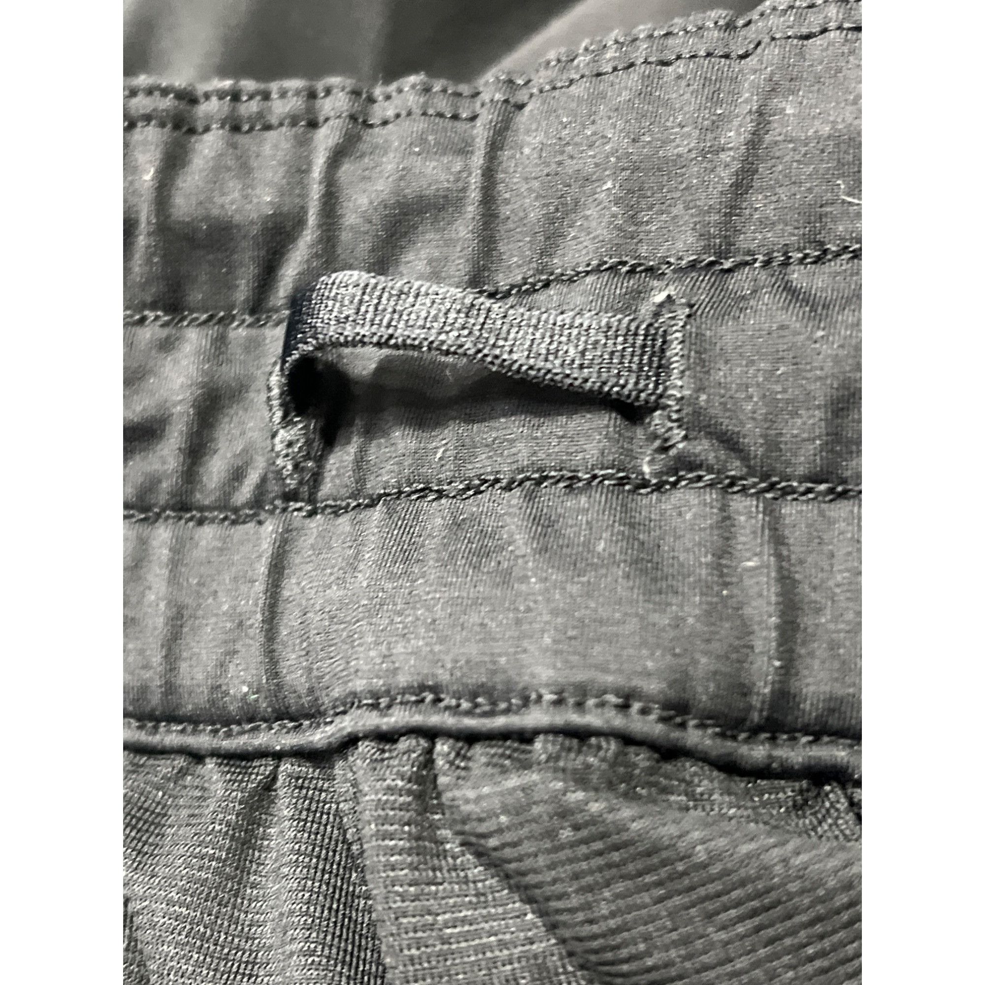 Lululemon 𝓛𝓾𝓵𝓾𝓵𝓮𝓶𝓸𝓷 Tracker Short V *4" Size 28" / US 6 / IT 42 - 5 Thumbnail