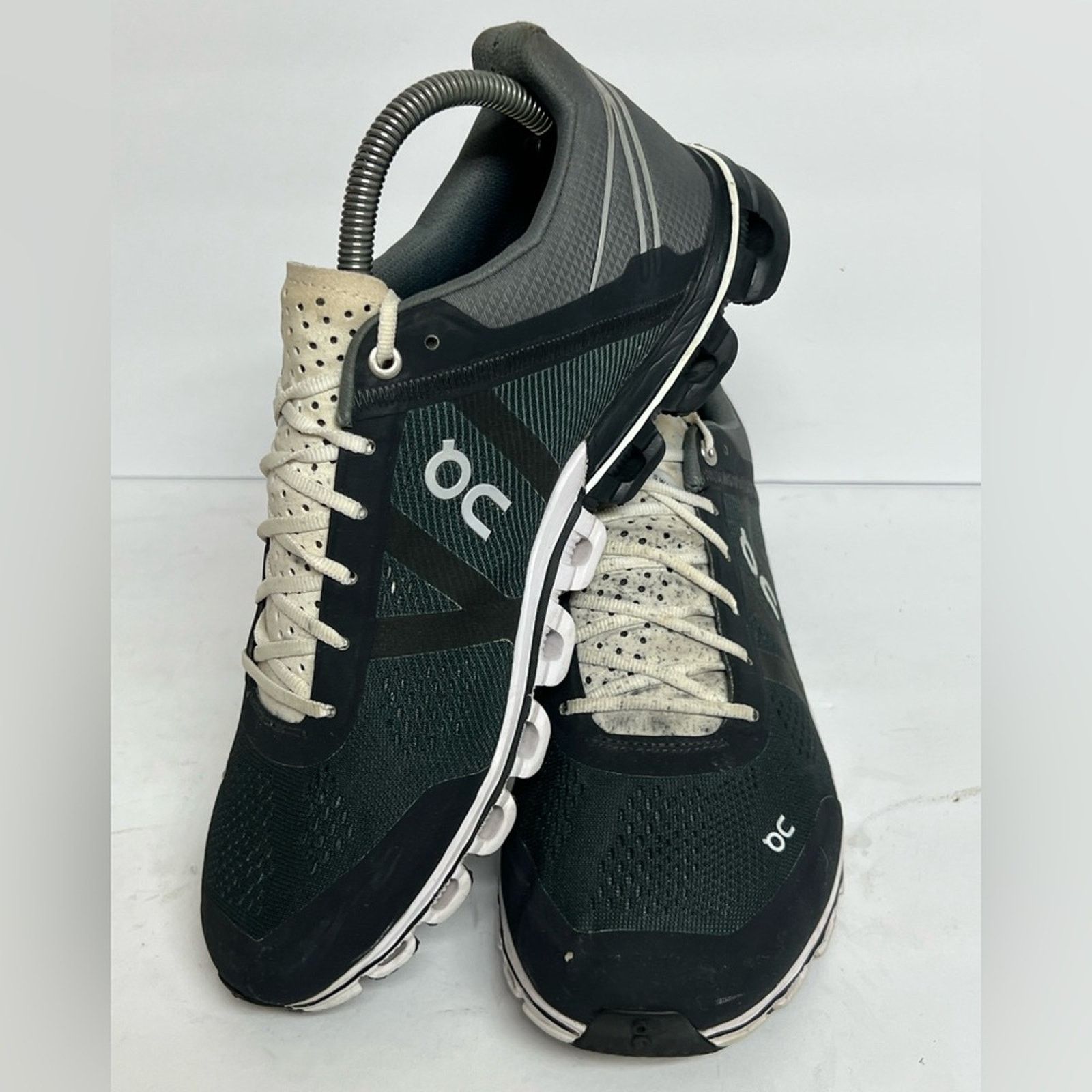 On On Running Cloudflow Women's Running Shoes Black / White 9 Size US 9 / IT 39 - 4 Thumbnail