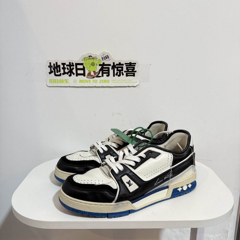 Louis Vuitton Louis Vuitton Trainer Sneakers in Black and Blue 0089 Size US 8 / EU 41 - 1 Thumbnail