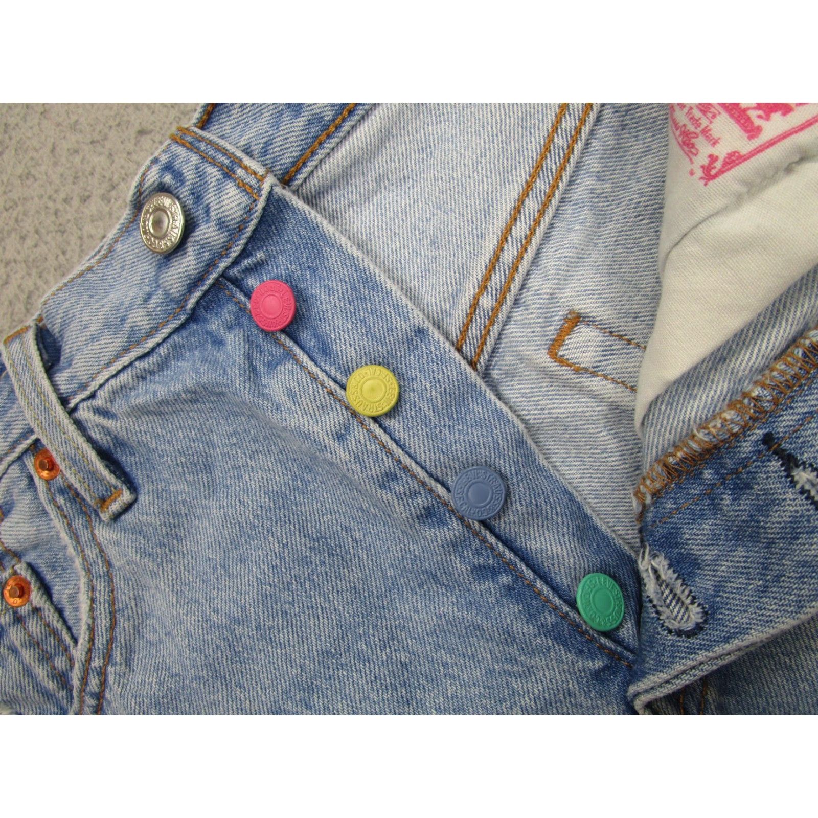 Levi's VINTAGE Levis 501 Premium Shorts Womens W30 Blue Denim High Rise Cutoff Frayed Size 30" / US 8 / IT 44 - 2 Thumbnail