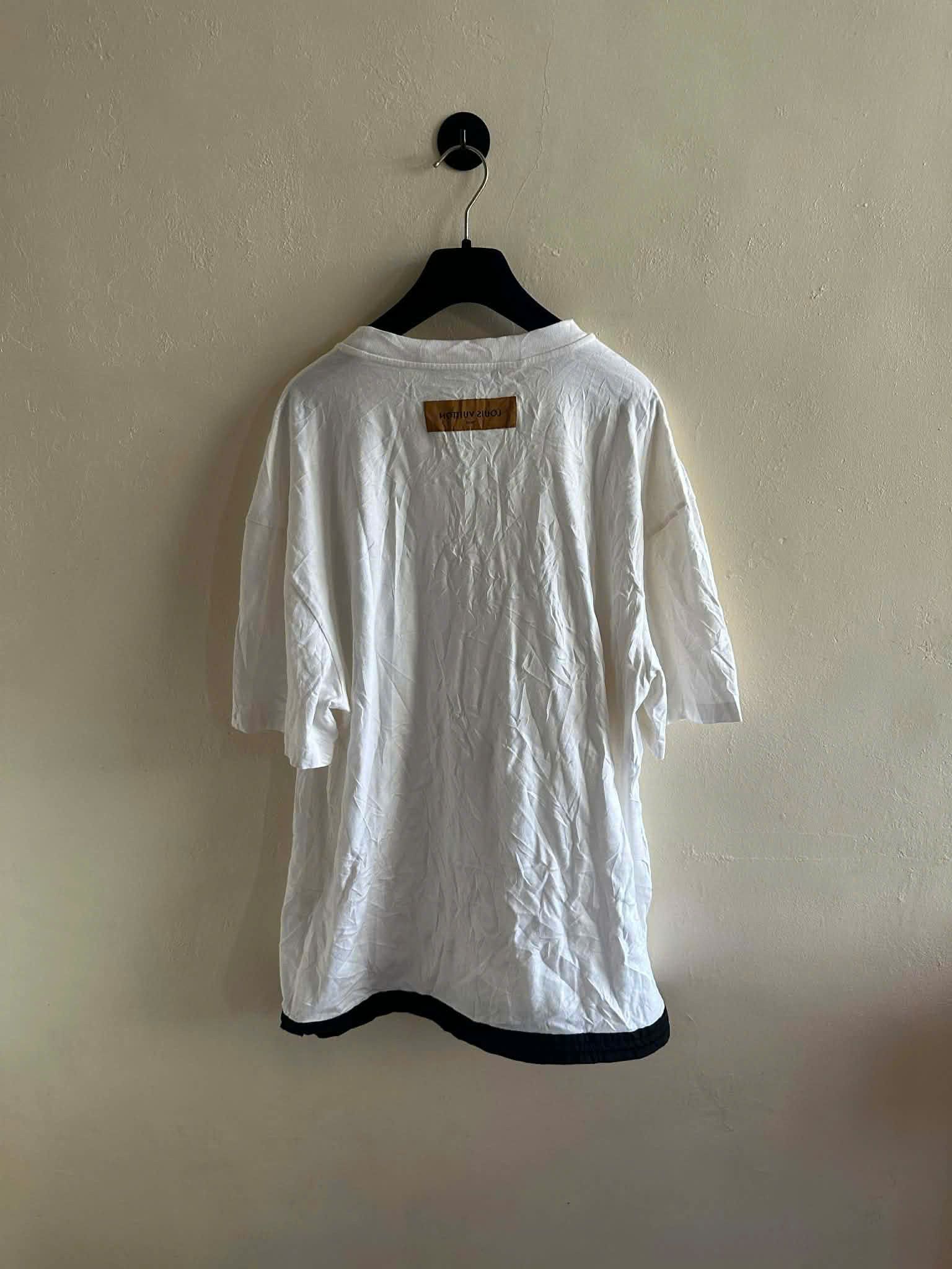 Louis Vuitton LOUIS VUITTON T SHIRT Size US XL / EU 56 / 4 - 8 Thumbnail