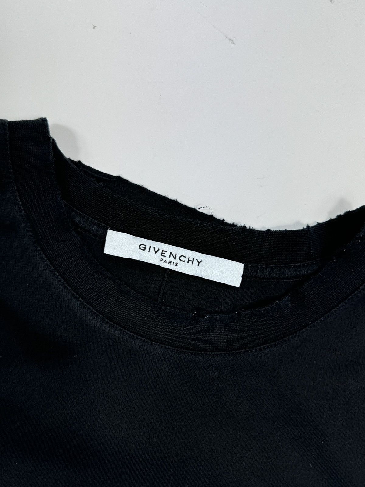 Givenchy LOGO PATCH DISTRESSED T-SHIRT Size US S / EU 44-46 / 1 - 4 Thumbnail