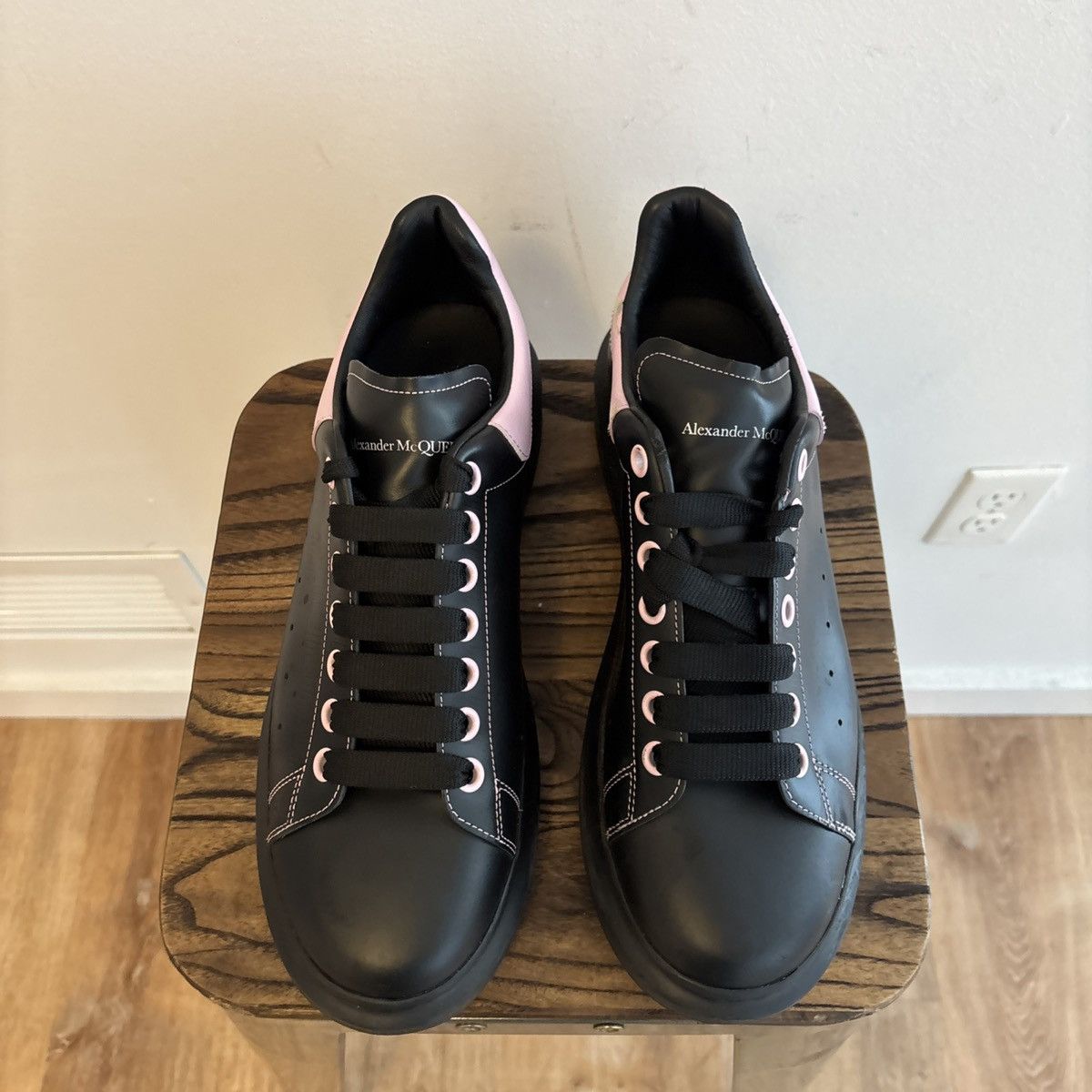 Alexander McQueen Alexander Mcqueen Black Pink Size 44 Size US 11 / EU 44 - 4 Thumbnail