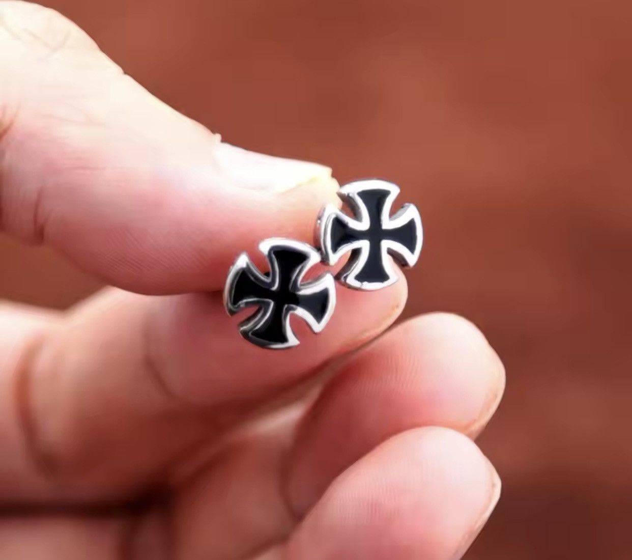 Designer × Jewelry Titanium Steel Cross Stud Earrings for Men Women Size ONE SIZE - 6 Thumbnail
