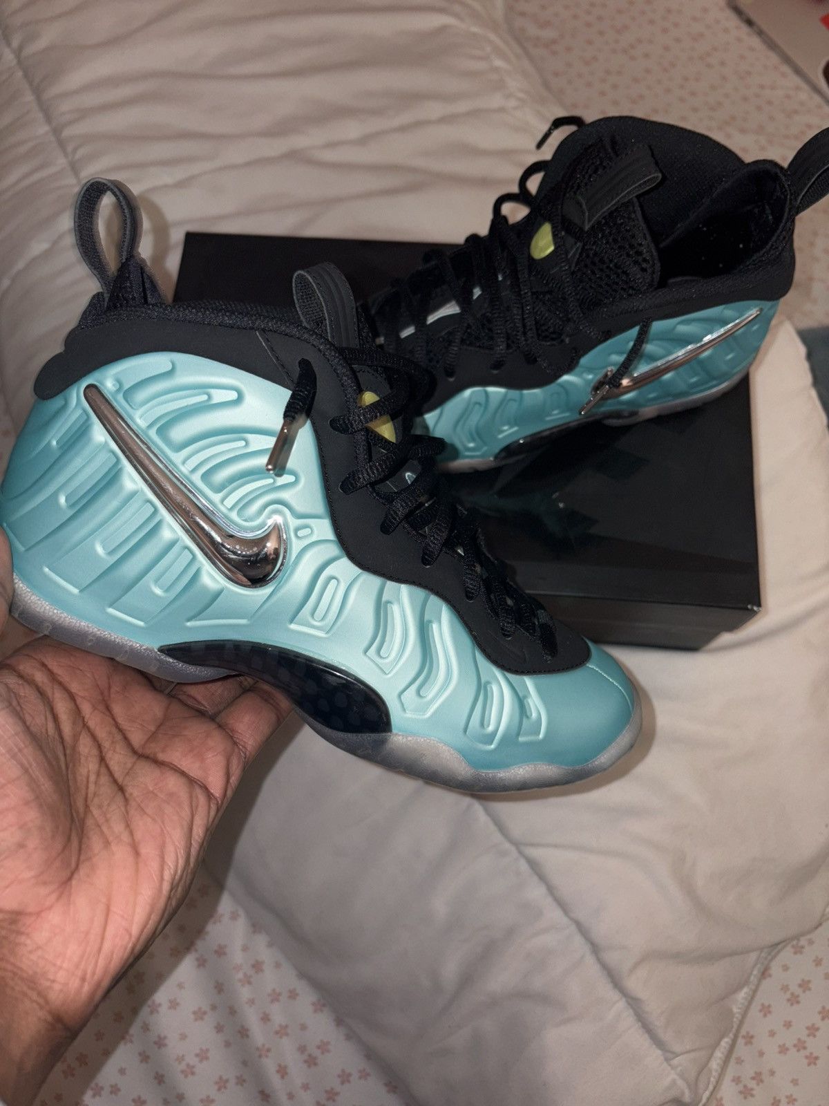 Nike Nike Air Foamposite Pro Island Green Metallic 2017 Size US 5 / EU 37 - 1 Thumbnail