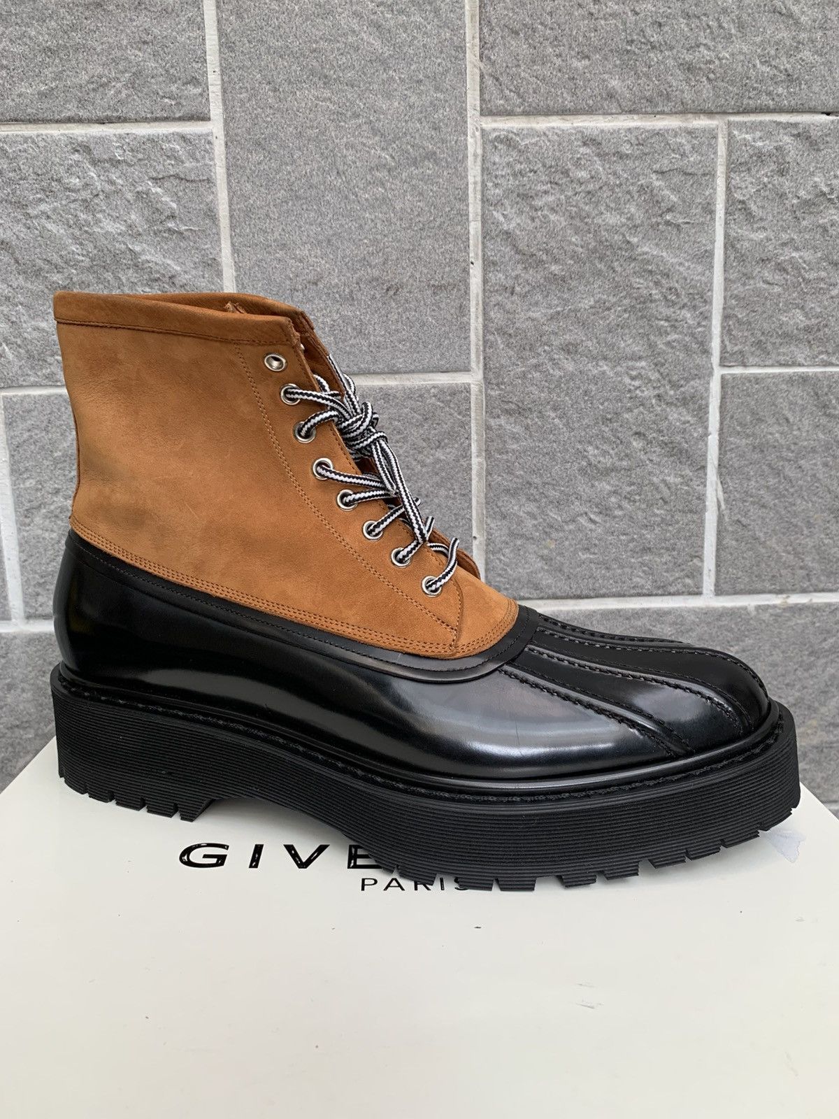 Givenchy Camden Snow Boots beige/black Size US 12 / EU 45 - 9 Thumbnail