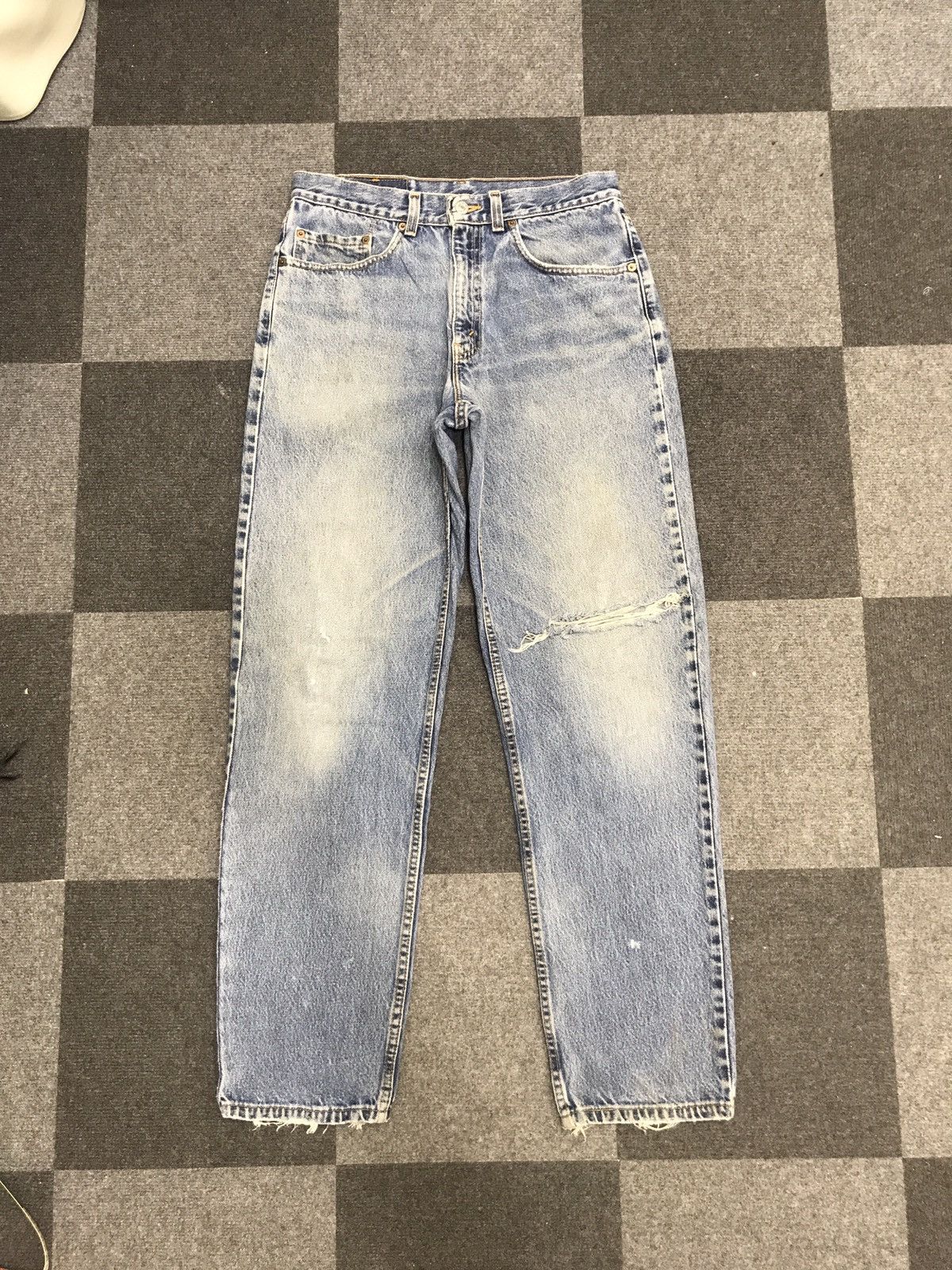 Image of Distressed Denim x Levis Vl212 Vintage Levis 550 Medium Washed Distressed Jeans, Men's (Size 30)