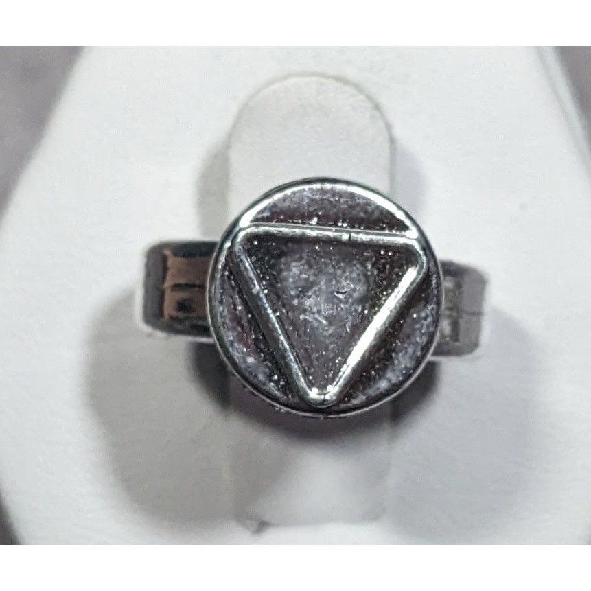 Other Casual Plastic Metallic Silver Tone Triangle Embossed Ring S Size ONE SIZE - 7 Thumbnail