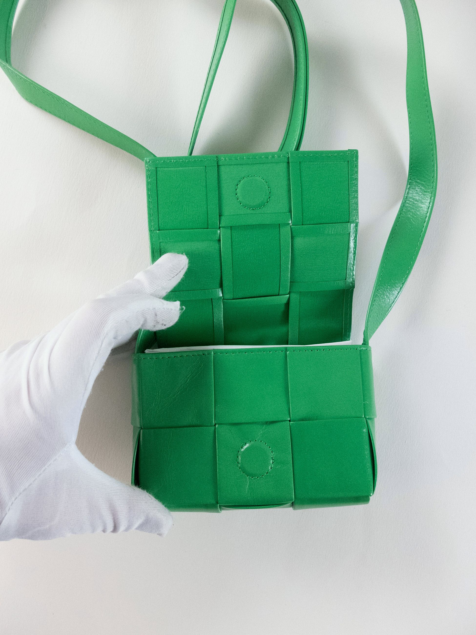 Bottega Veneta BOTTEGA VENETA Candy Cassette green paper leather mini bag Size ONE SIZE - 7 Thumbnail