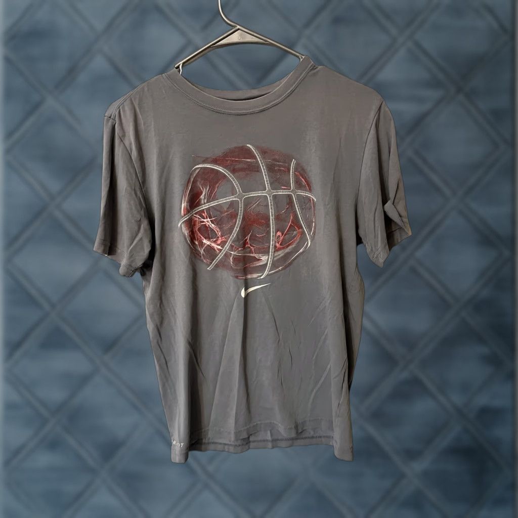 Nike Nike Dri-Fit Graphic T-Shirt Mens Gray Small Nike Tee Short Sleeve Athletic Shirt Sports Size US S / EU 44-46 / 1 - 1 Thumbnail