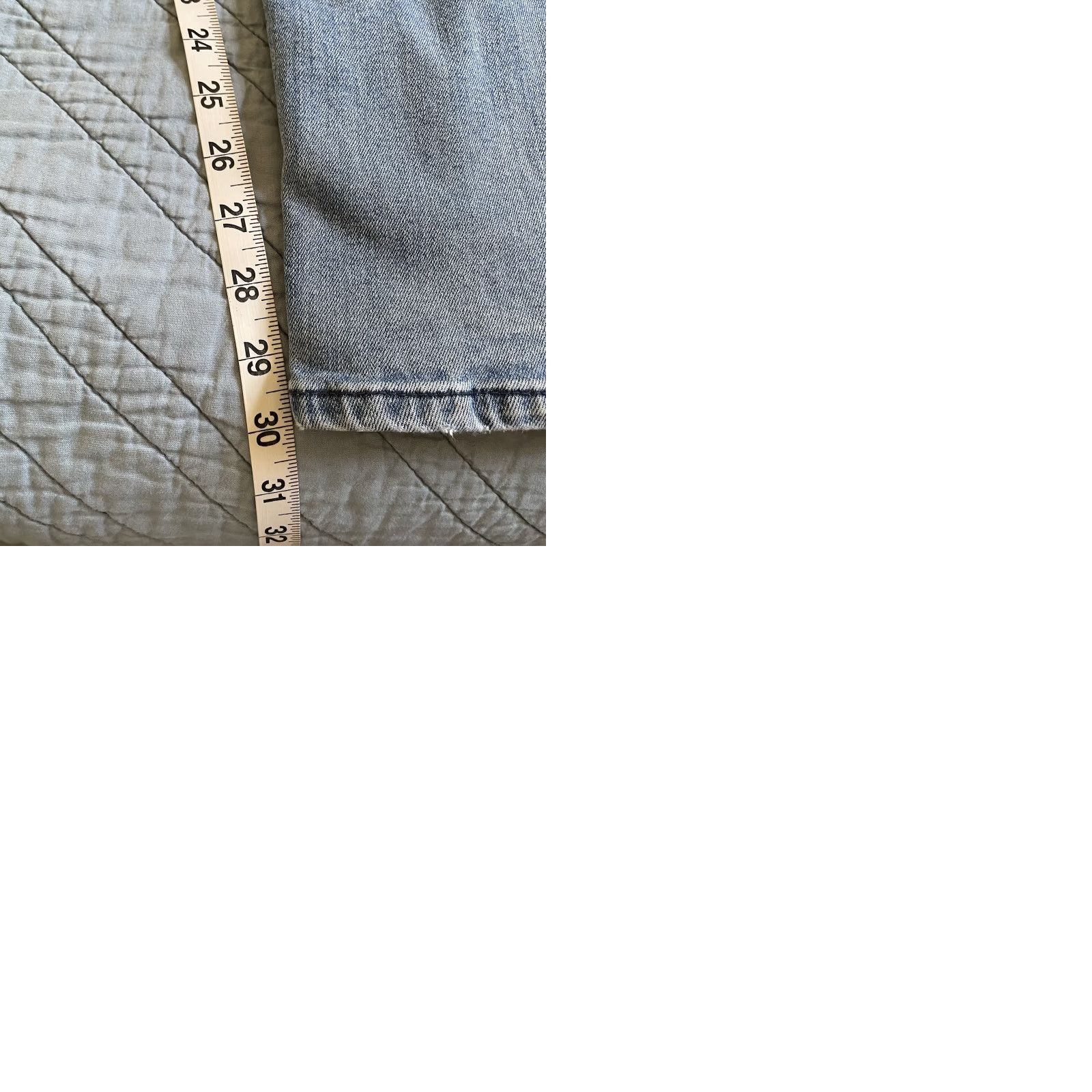 Levi's Levi's 514 Jeans Mens 33x32 Blue Regular Straight Light Wash Ripped Denim Mid Rise Jeans Size US 33 - 10 Thumbnail