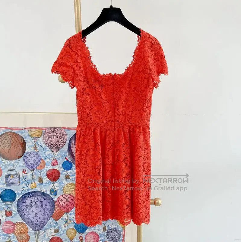 Valentino Valentino Red Lace Sleeveless Dress for Women . Size M / US 6-8 / IT 42-44 - 2 Thumbnail