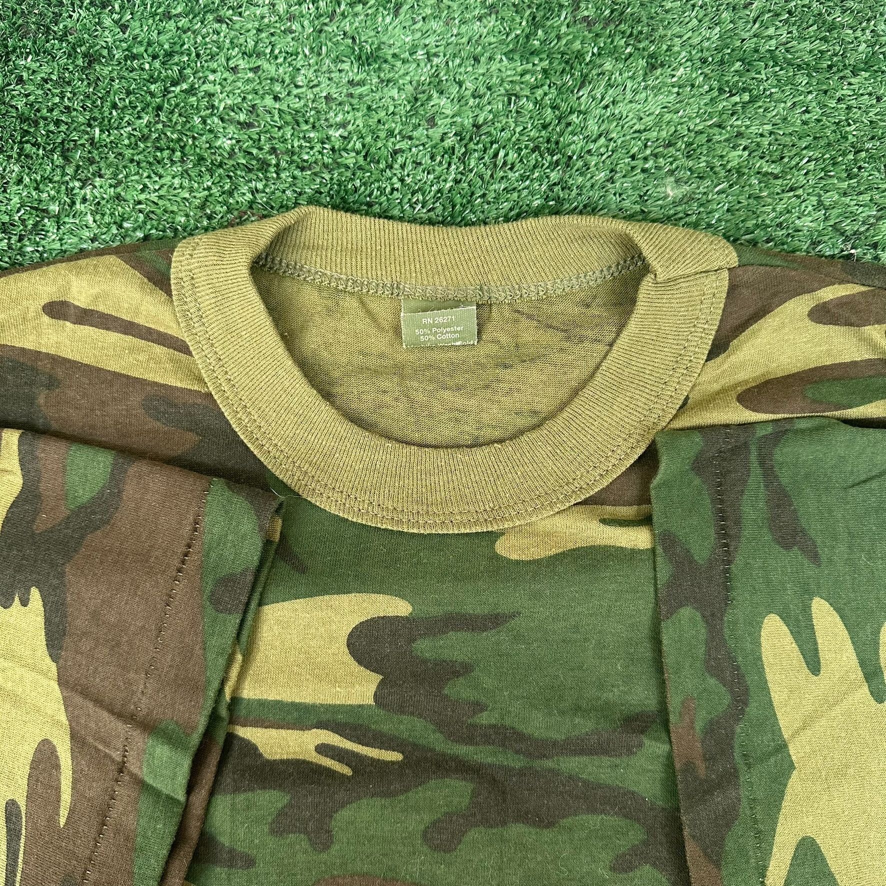 Vintage Vintage 80s M81 Woodland Camo T-Shirt Grunge Punk Single Sti Size US XL / EU 56 / 4 - 3 Thumbnail