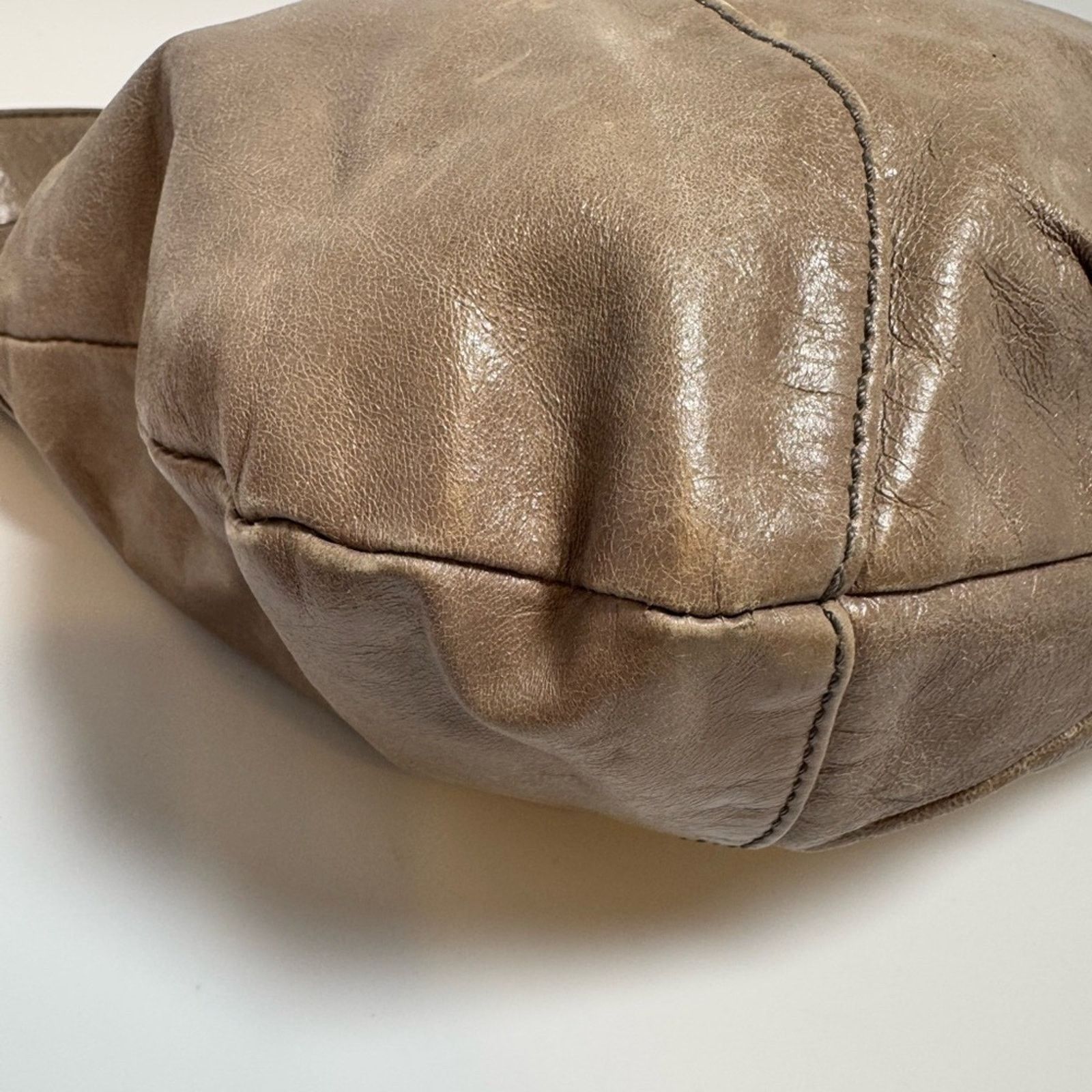 Hobo Hobo 2Way Taupe Leather Shoulder Bag w/Chain Strap Boho Chic Size ONE SIZE - 11 Thumbnail