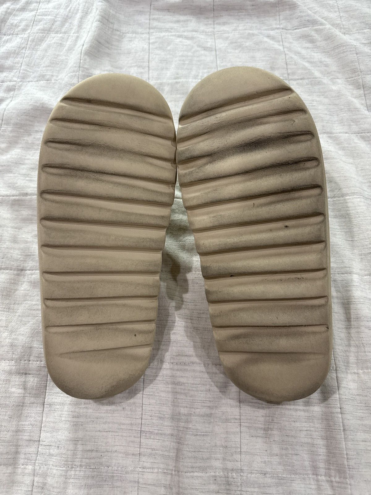Yeezy YEEZY slide Bone size 13 Size US 13 / EU 46 - 4 Thumbnail