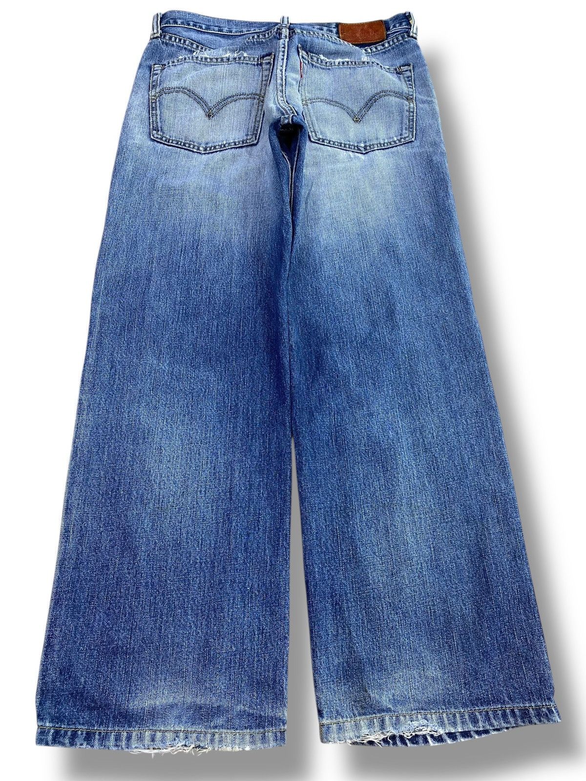 Levi's Levi’s Light Wash Distressed Whiskered Straight Leg Sytle Size US 30 / EU 46 - 3 Thumbnail