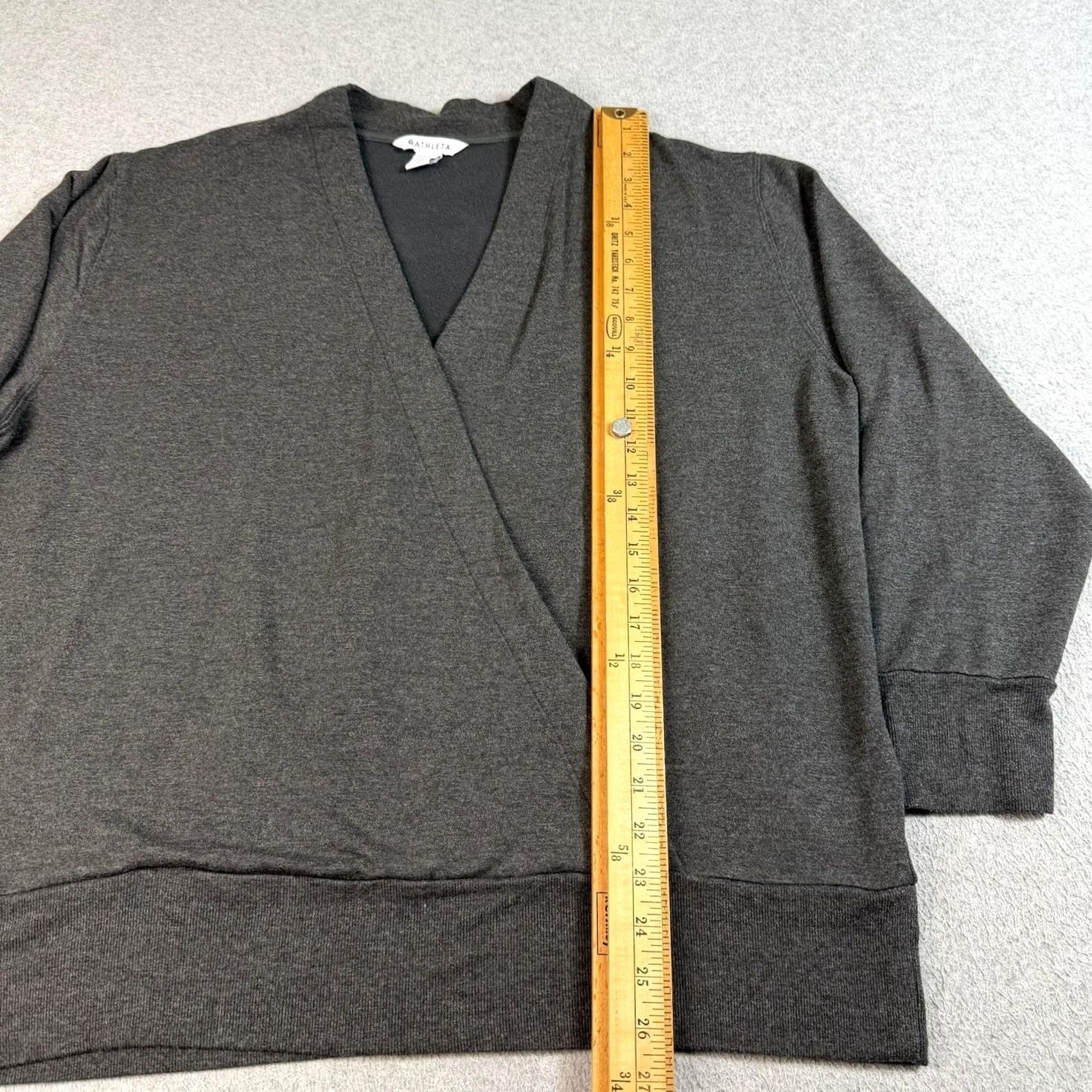 Athleta Athleta Sweatshirt Women XL Gray V-Neck Pullover Jersey Athleisure Yoga Gym Wrap Ladies Wear Size XL / US 12-14 / IT 48-50 - 5 Thumbnail