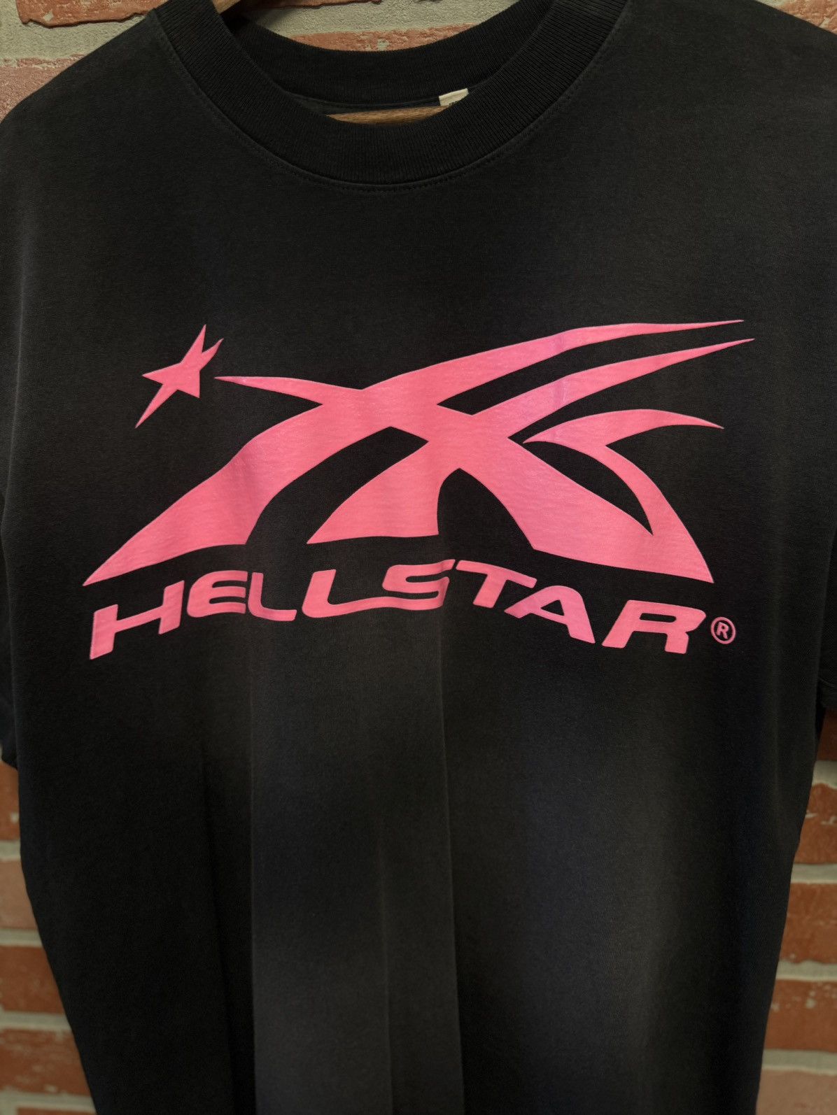 HELLSTAR Hellstar Black Pink Logo Tee Shirt 100% Authentic Size M Size US M / EU 48-50 / 2 - 5 Thumbnail
