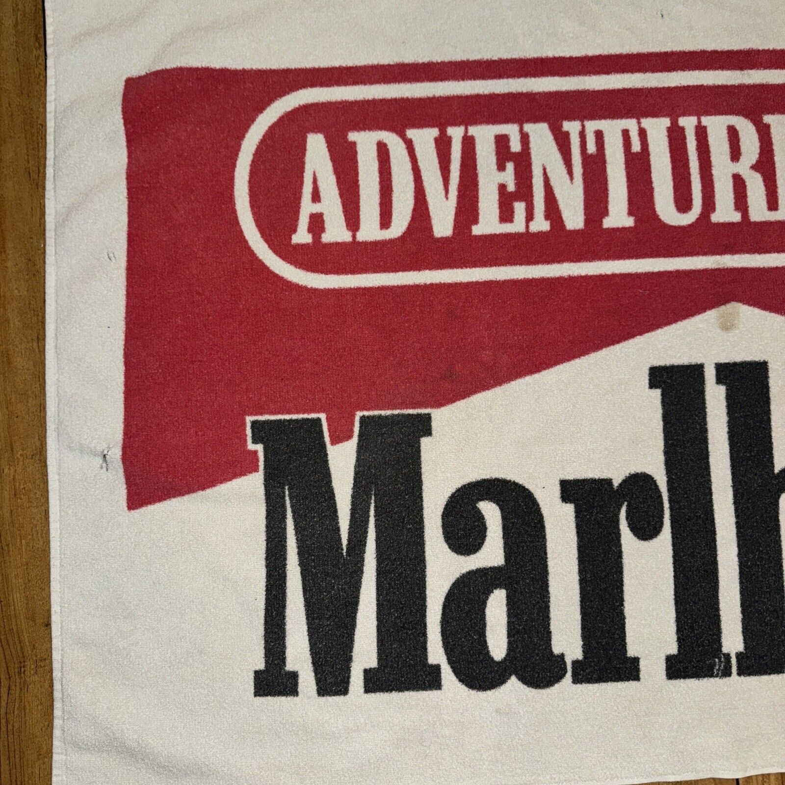 Marlboro × Vintage Vintage Marlboro Beach Town 54x34 White Made In USA Size ONE SIZE - 2 Thumbnail