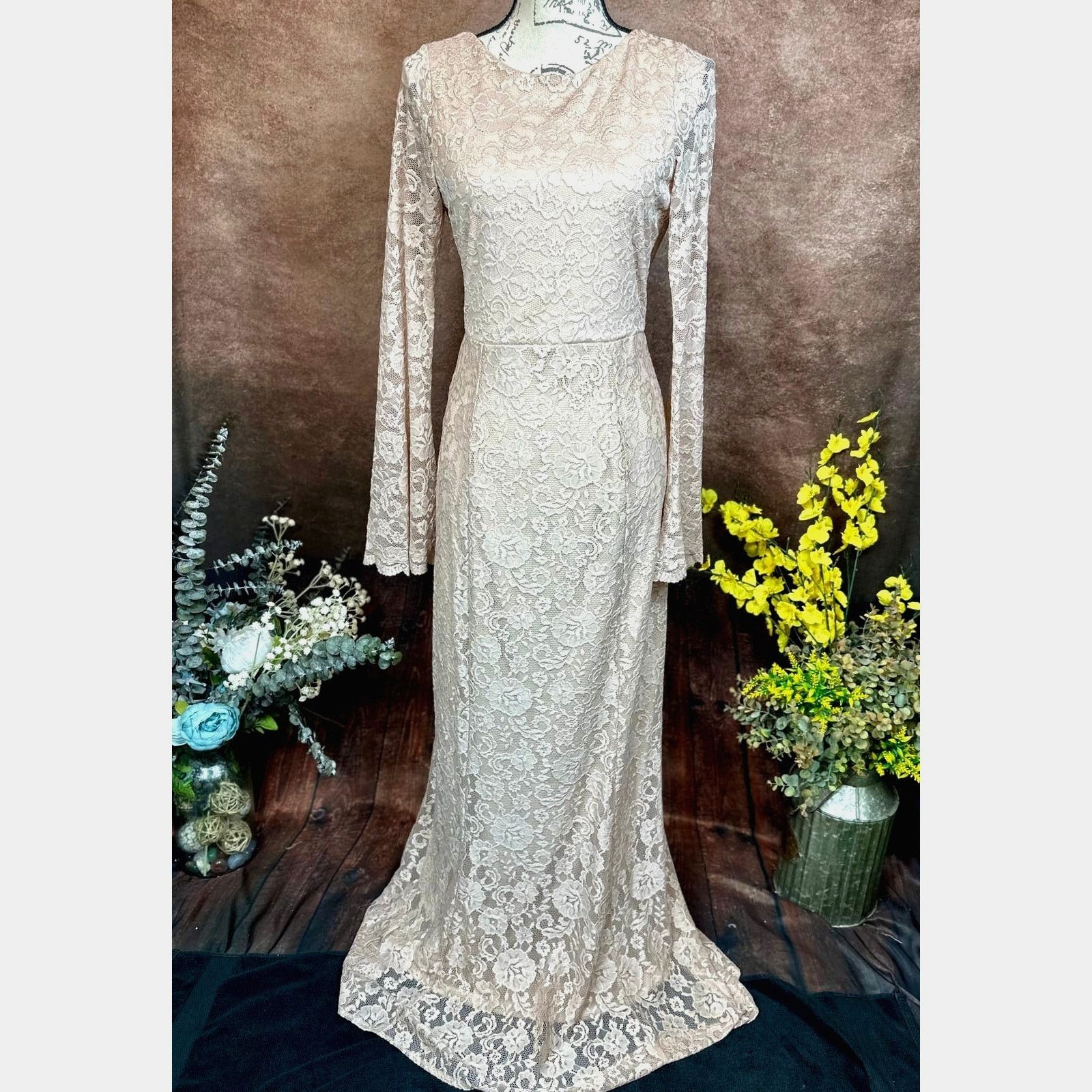Show Me Your MuMu Show Me Your Mumu Natalie Lo Back Gown Champagne Lace M Size M / US 6-8 / IT 42-44 - 2 Thumbnail