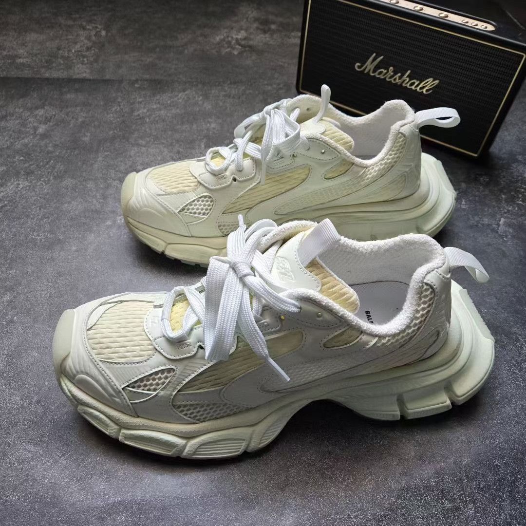 Balenciaga Balenciaga Glow White Lowtop Sneakers XXXL Men Size US 10 / EU 43 - 1 Thumbnail