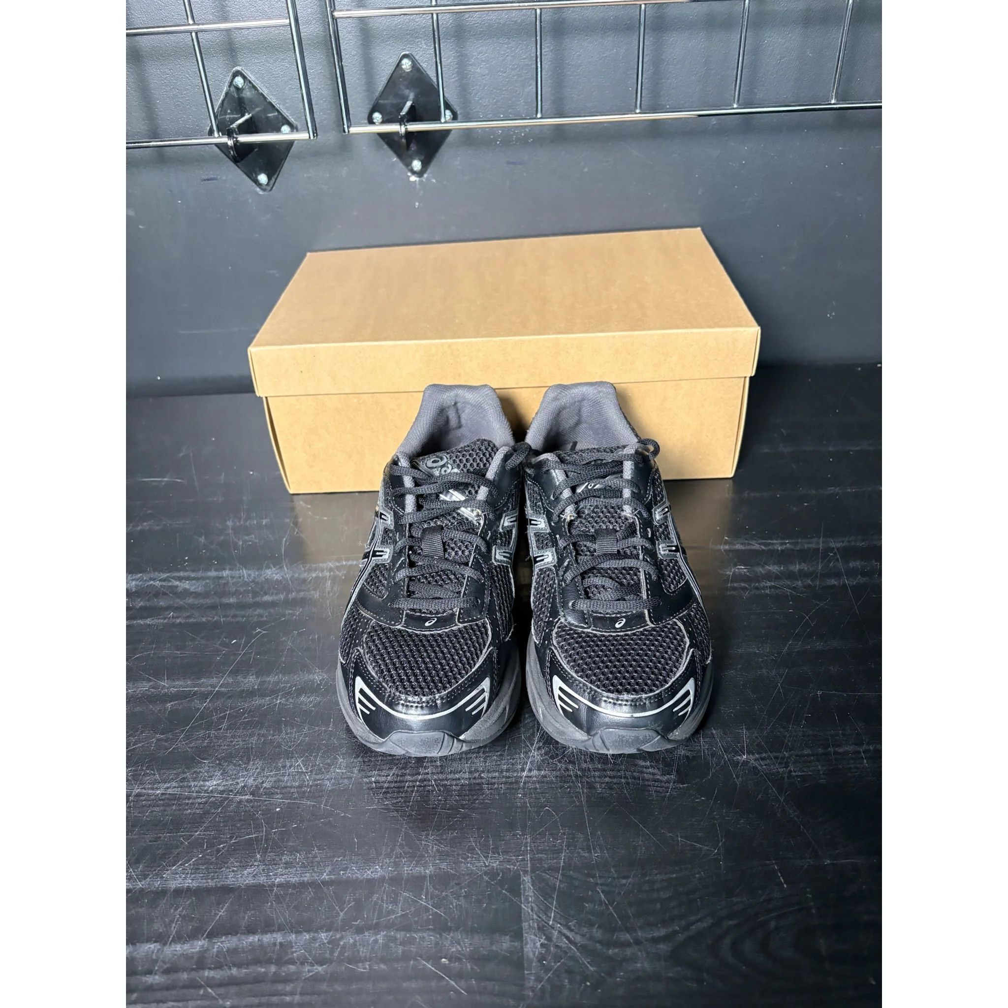Asics ASICS Gel-1130 "Black Pure Silver" **PRE-OWNED** - Size 7.5 Size US 7.5 / EU 40-41 - 4 Thumbnail