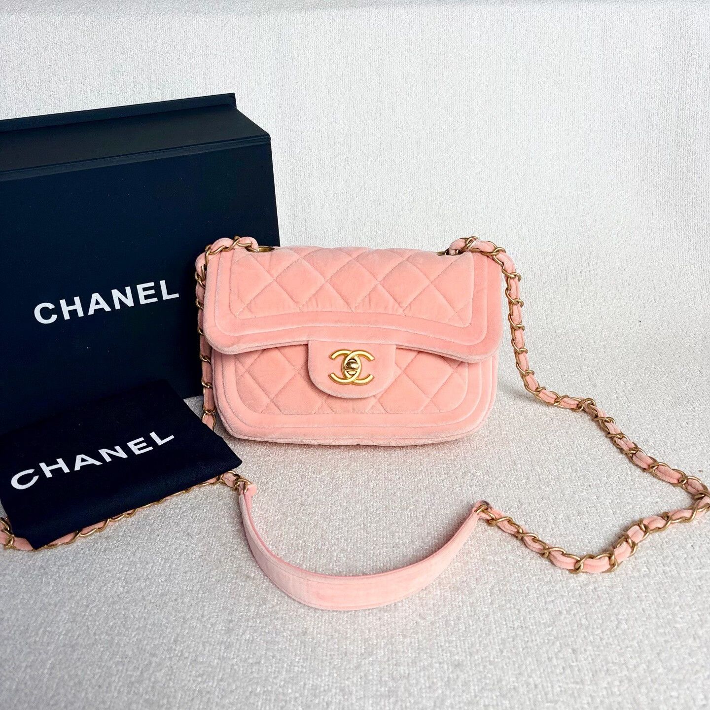 Chanel Pre-loved Bag Very good condition Size ONE SIZE - 1 Thumbnail