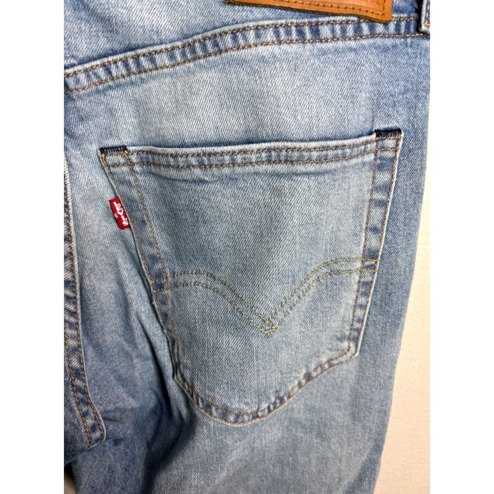 Levi's Levi’s Jeans Lot 512 Premium Mens Size 31 Light Wash Blue Big E Leather Tag 5482 Size US 31 - 2 Thumbnail