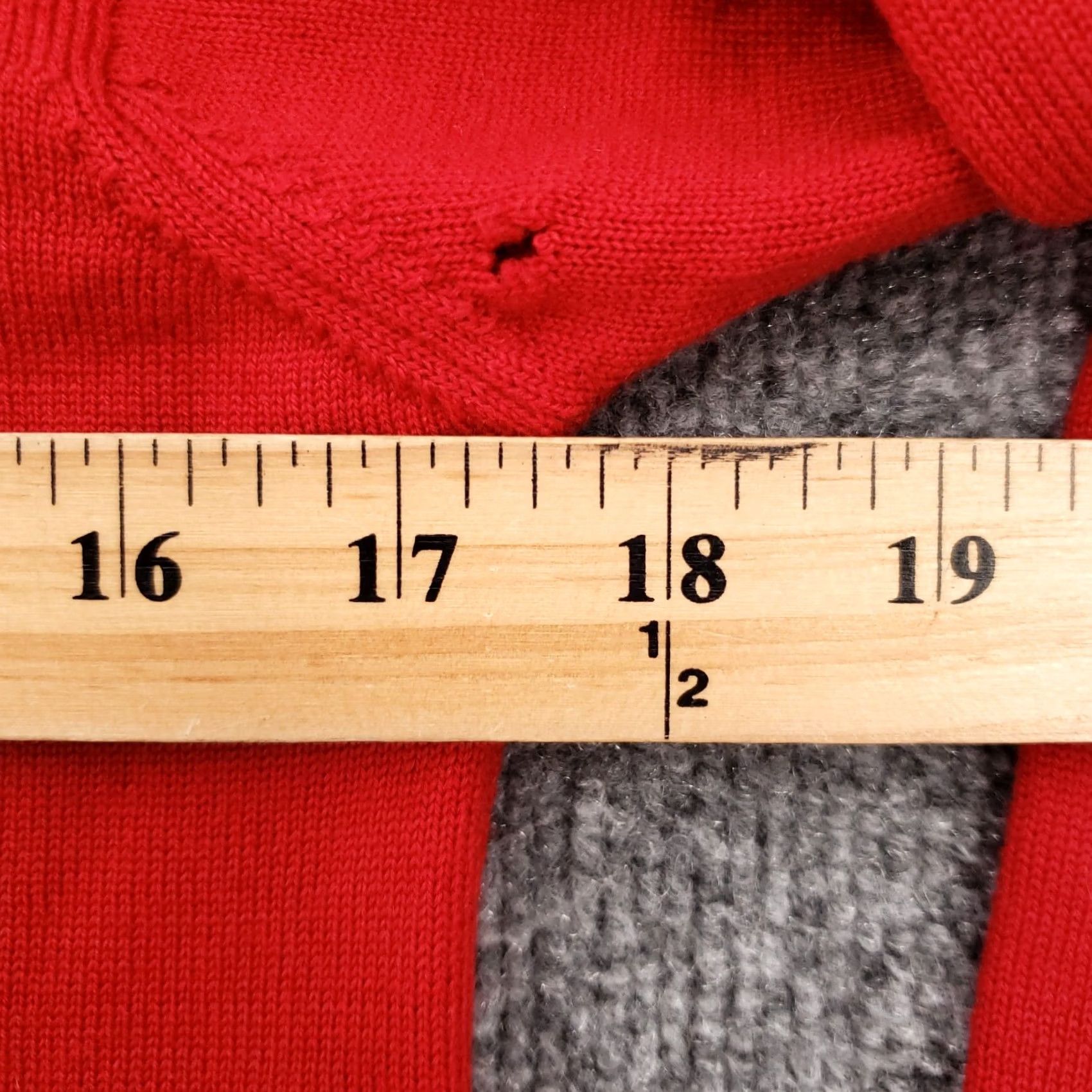 Ellen Tracy VINTAGE Ellen Tracy Sweater Womens Petite Small Red Merino Wool USA 90s Size S / US 4 / IT 40 - 4 Thumbnail