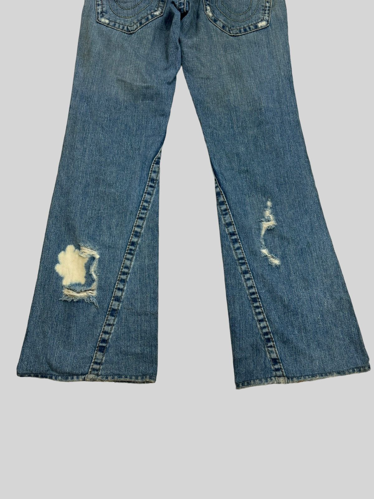True Religion Vintage Flared TRUE RELIGION Distressed Acid Wash Denim Size US 31 - 15 Thumbnail