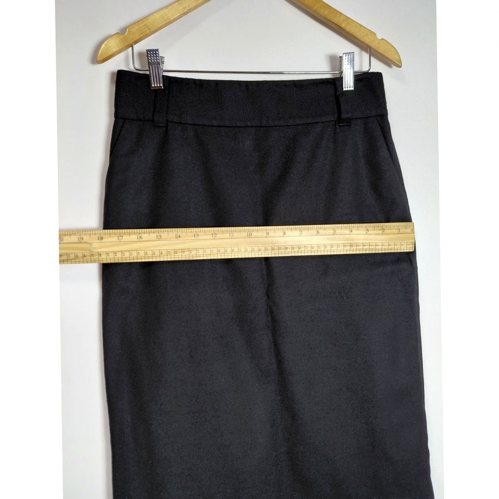 Banana Republic BANANA REPUBLIC Wool Blend Pencil Skirt Black Solid Lined Women Size 8 Size 30" / US 8 / IT 44 - 5 Thumbnail