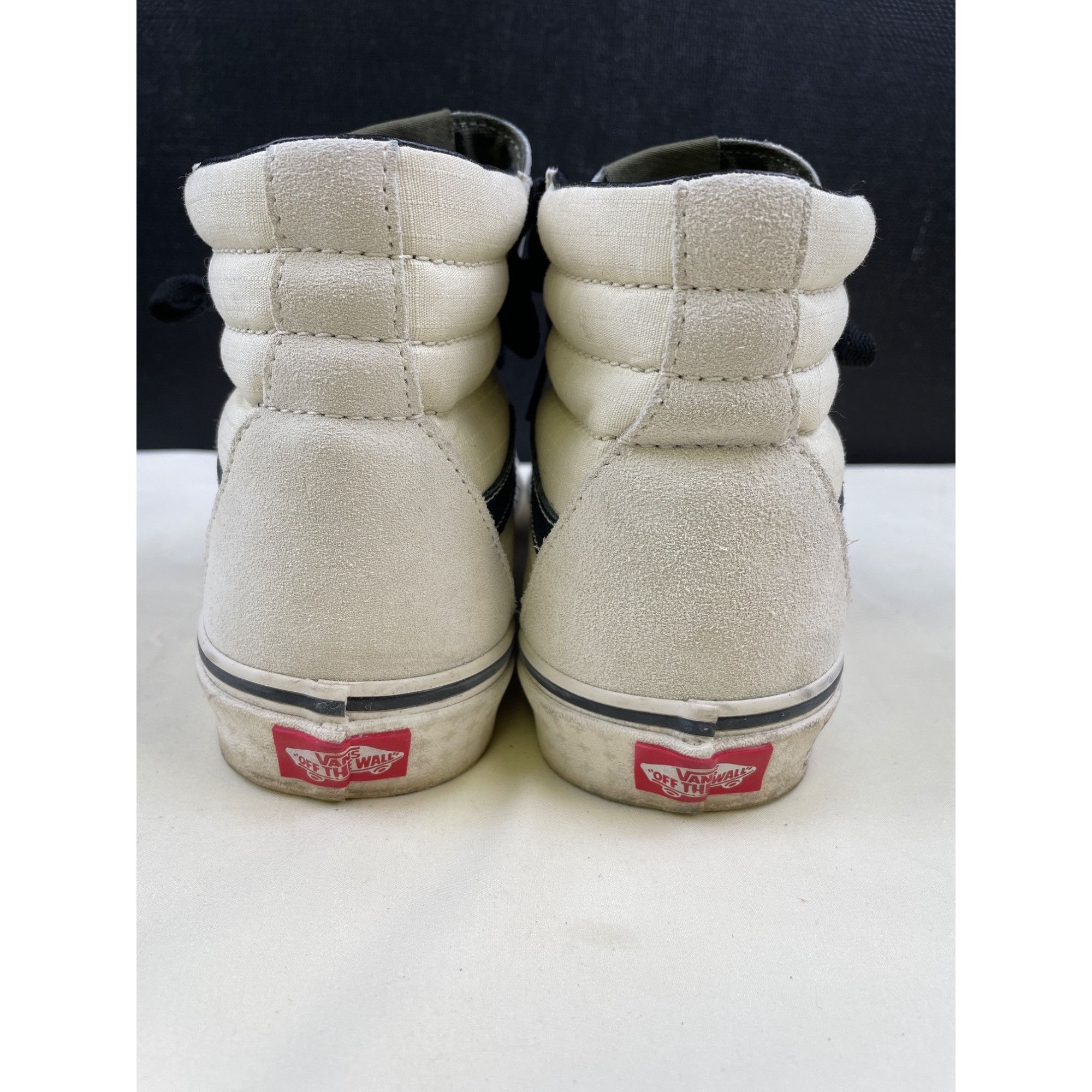 Vans Vans Unisex White Suede High top Skater Shoes/ Sneakers Size Size US 8.5 / EU 41-42 - 7 Thumbnail