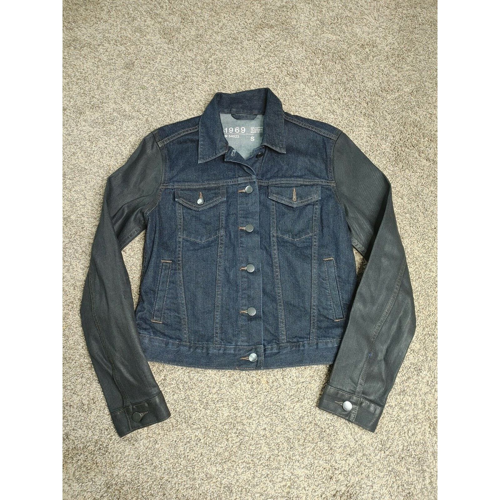 Gap Gap stretch denim jacket with black sleeves. Small Size S / US 4 / IT 40 - 1 Thumbnail