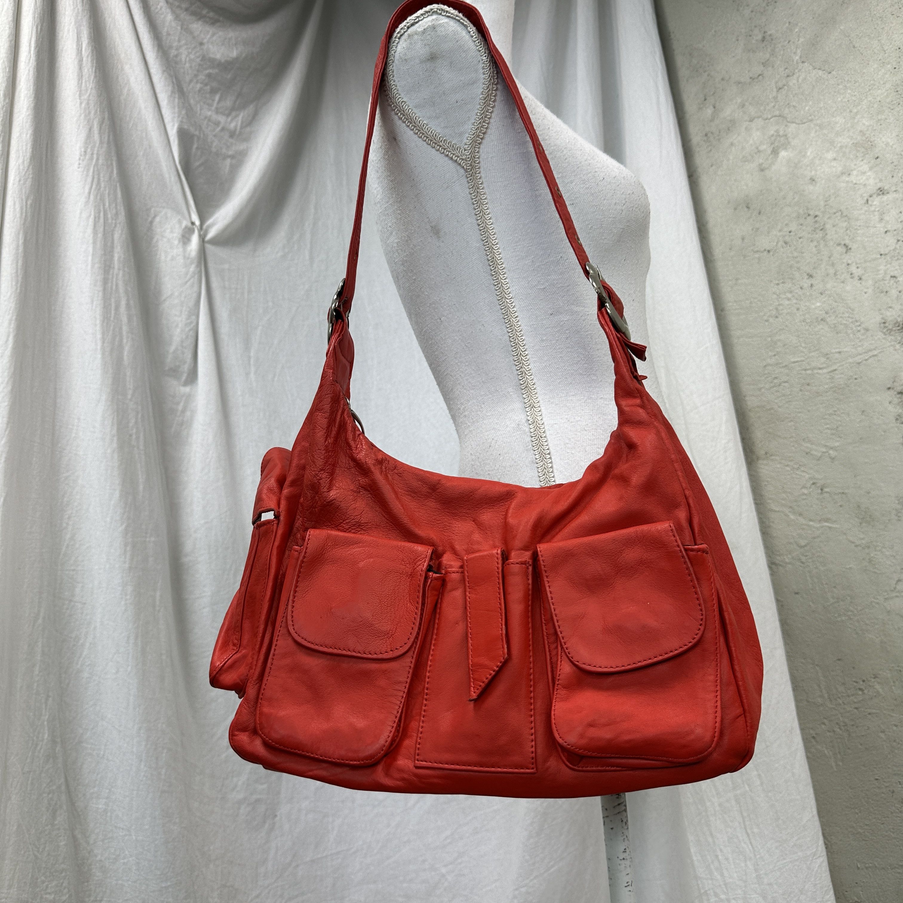 Vintage Vintage Avant Garde Flower Buckles Cherry Red Bag Y2K Size ONE SIZE - 1 Thumbnail