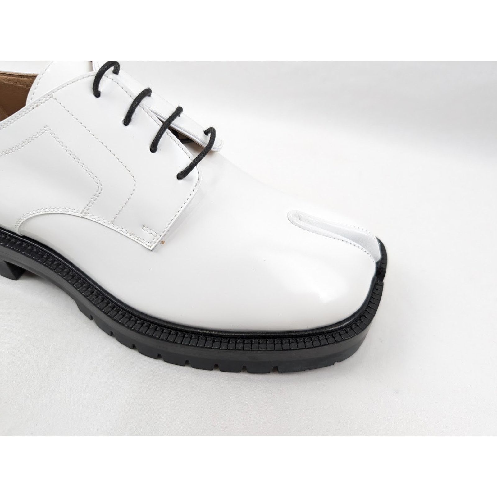 Maison Margiela o1rshd1 Laced Tabi Loafers in White Size US 11 / EU 44 - 4 Thumbnail