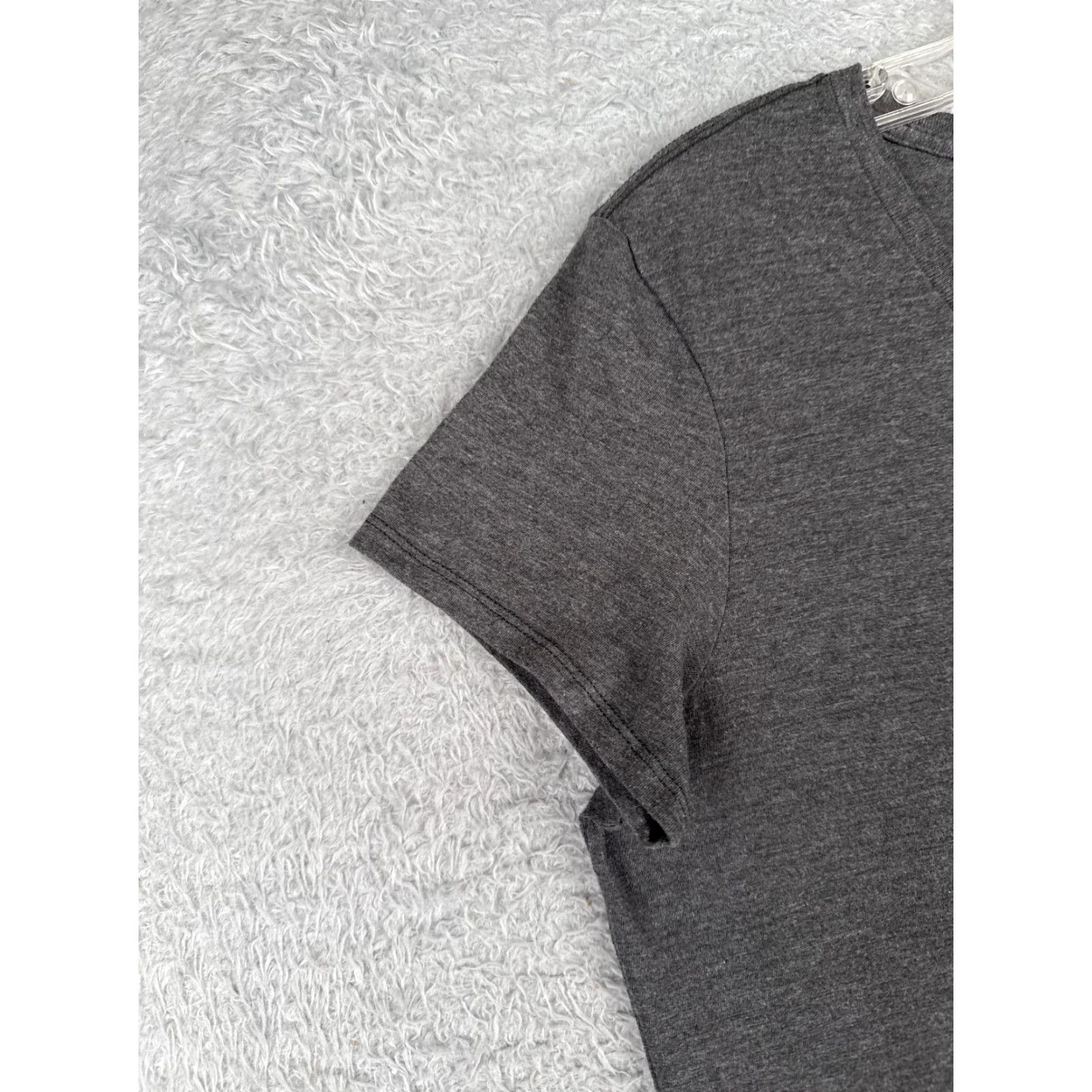 The North Face The North Face Shirt Women Large Gray Short Sleeve V-Neck Poly Blend Slim READ Size L / US 10 / IT 46 - 3 Thumbnail