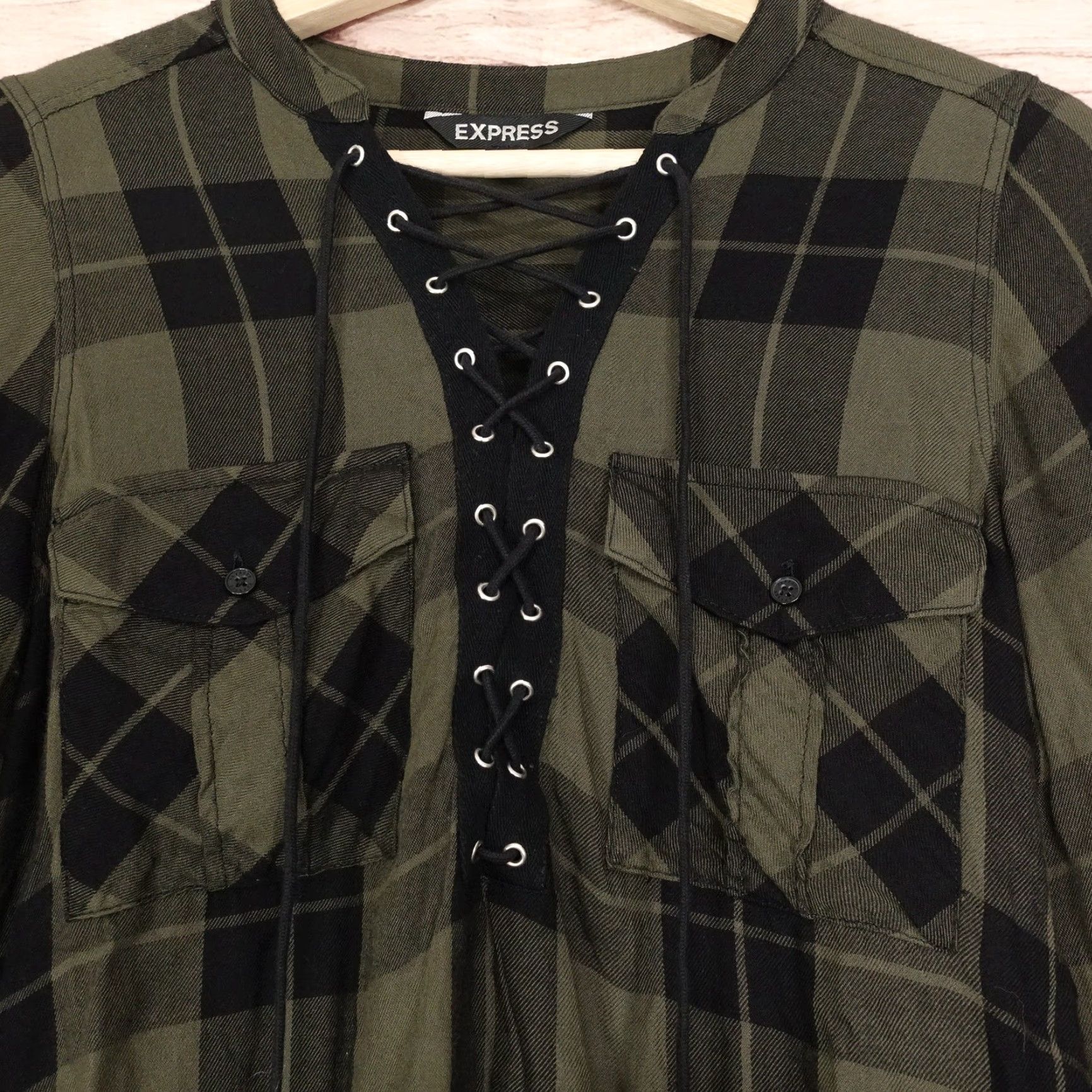 Express Express Women’s XS Green Plaid Lace-Up Long Sleeve Blouse Shirt Rayon Pockets Tunic Size XS / US 0-2 / IT 36-38 - 2 Thumbnail
