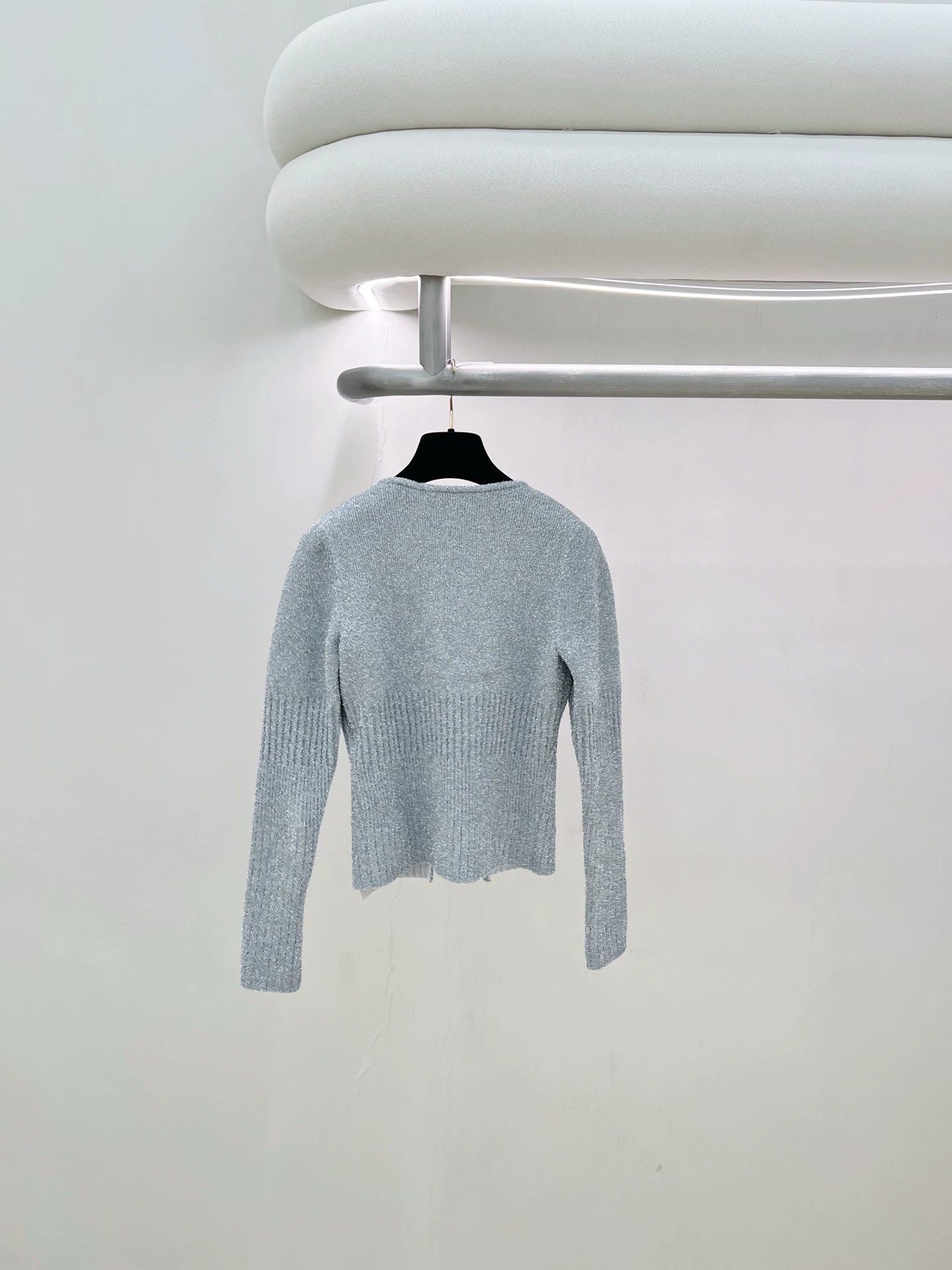 Chanel Chanel Vintage Silver Knitted Cardigan Size 34 Size XS / US 0-2 / IT 36-38 - 2 Thumbnail