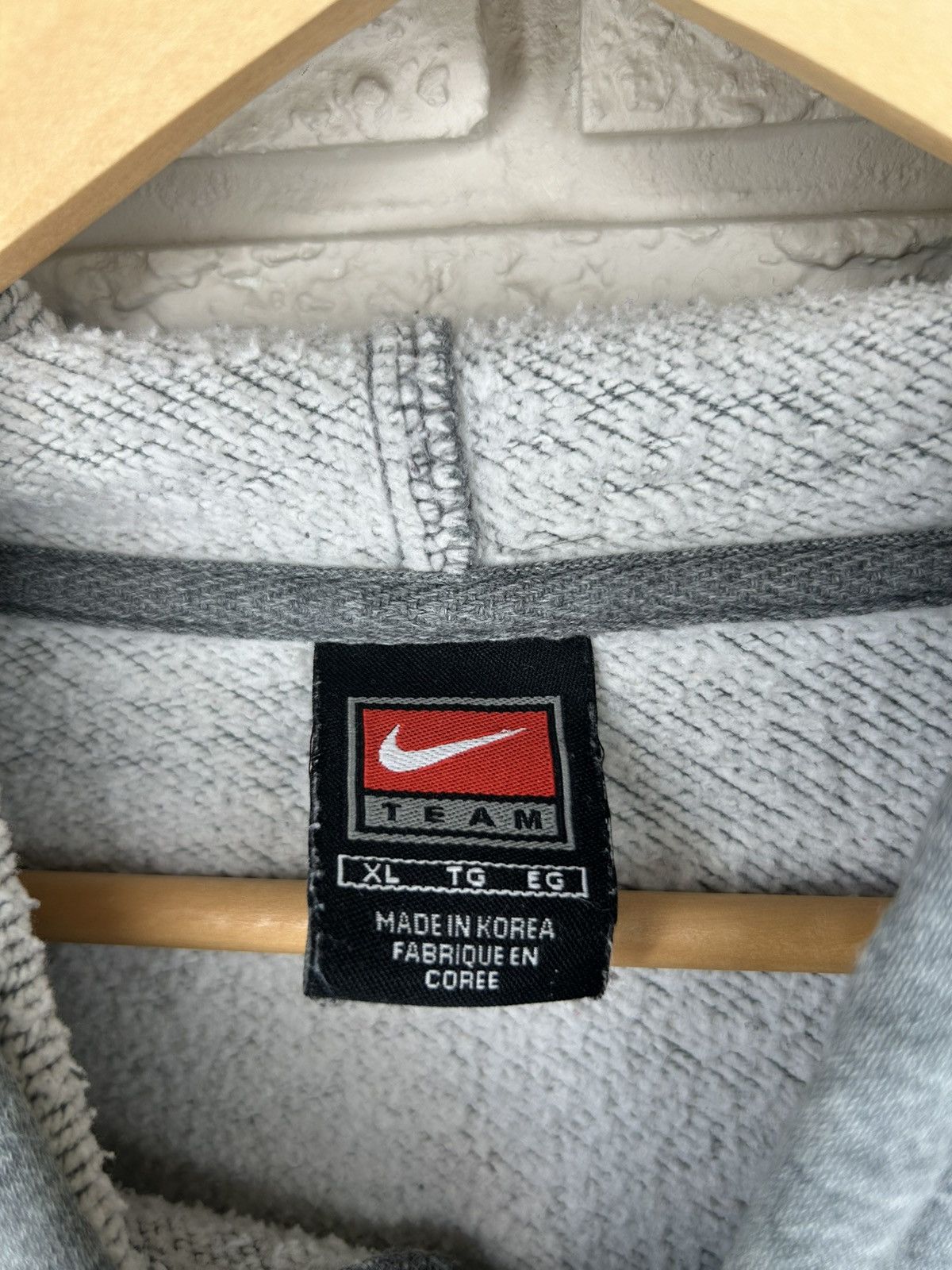 Nike Vintage Nike North Carolina Embroidered Hoodie Size US XL / EU 56 / 4 - 8 Thumbnail