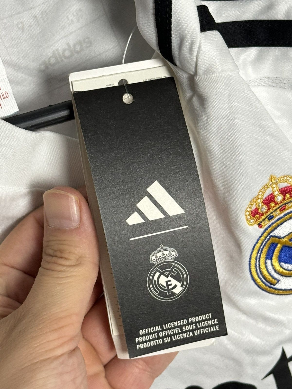 Adidas KIDS New Real Madrid 24/25 Home Vinicius Jr Football Jersey Size US XS / EU 42 / 0 - 9 Thumbnail